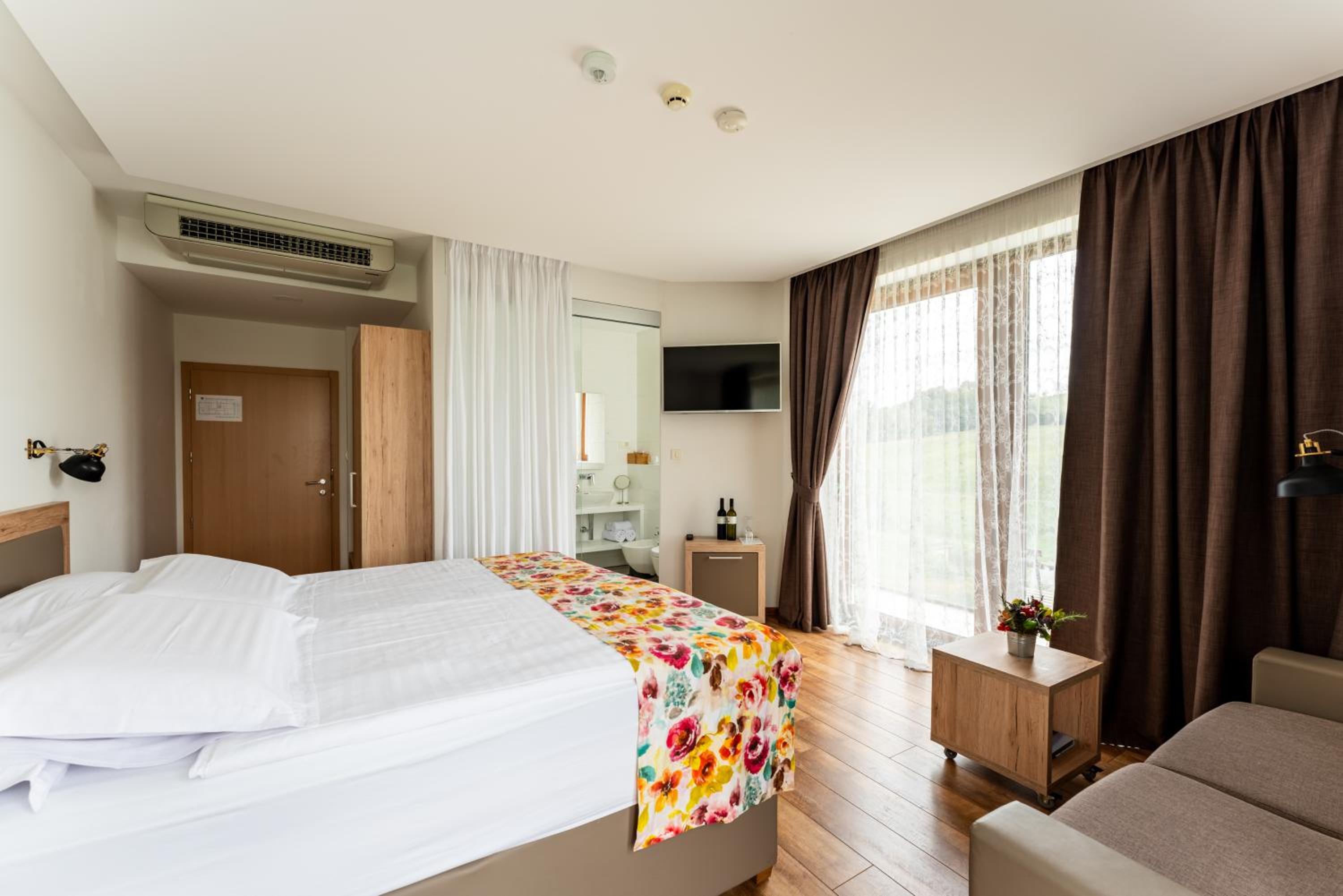 Deluxe Double or Twin Room with Balcony photo 2