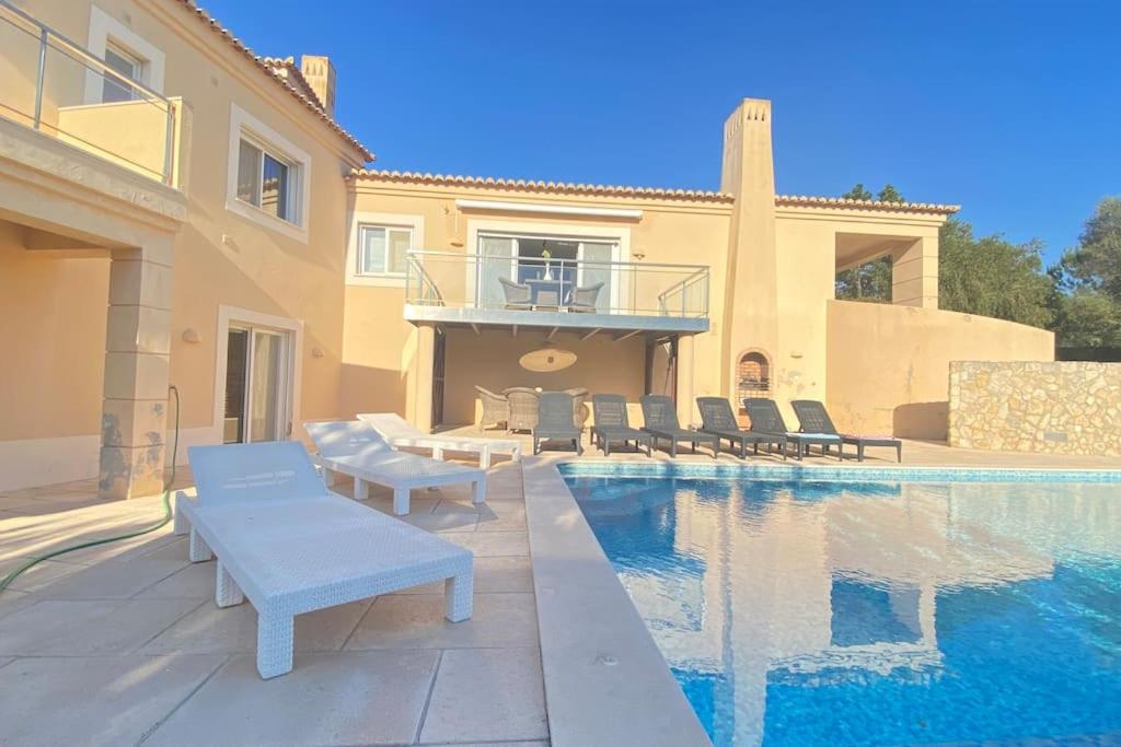 Villa photo 2