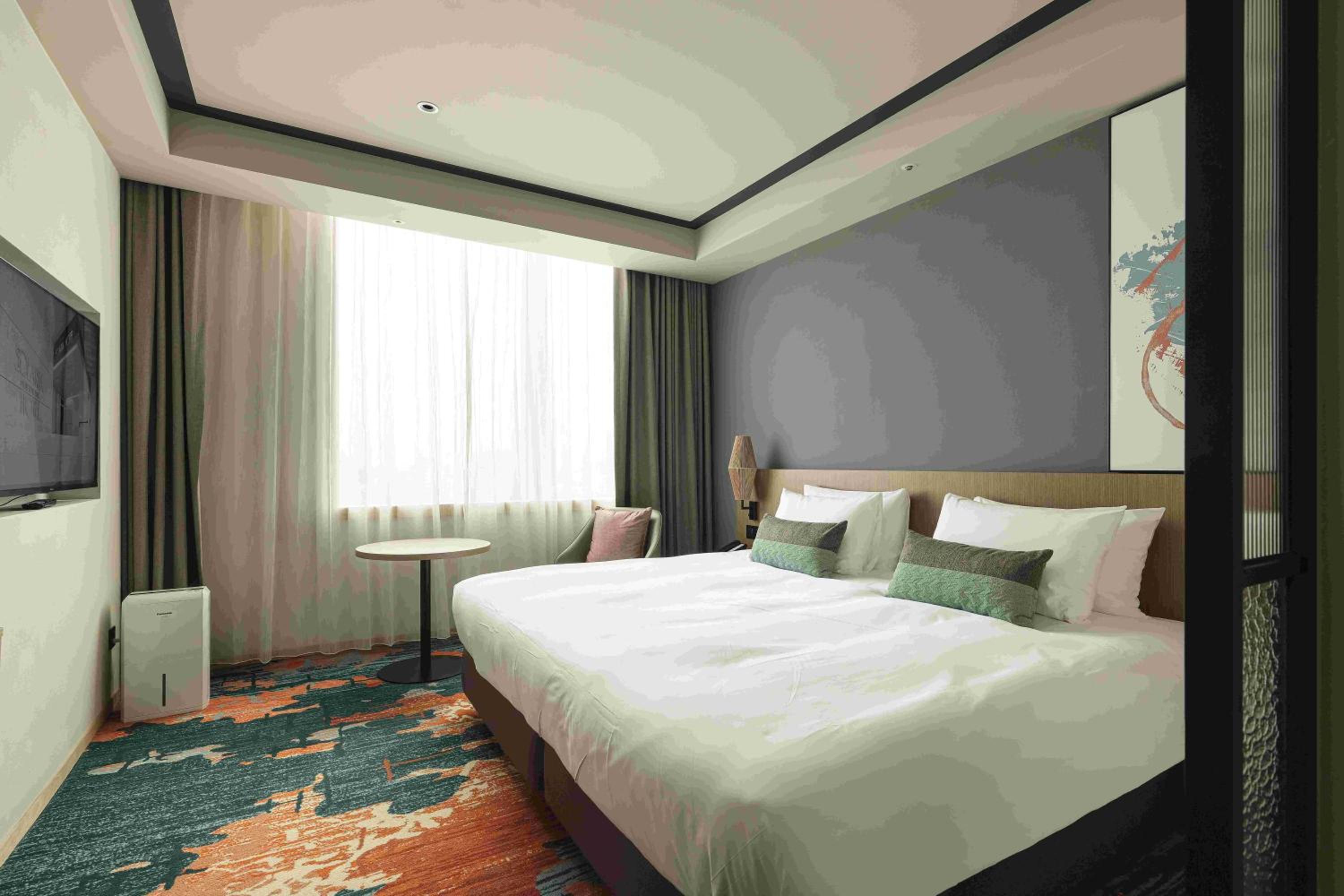 Queen Room