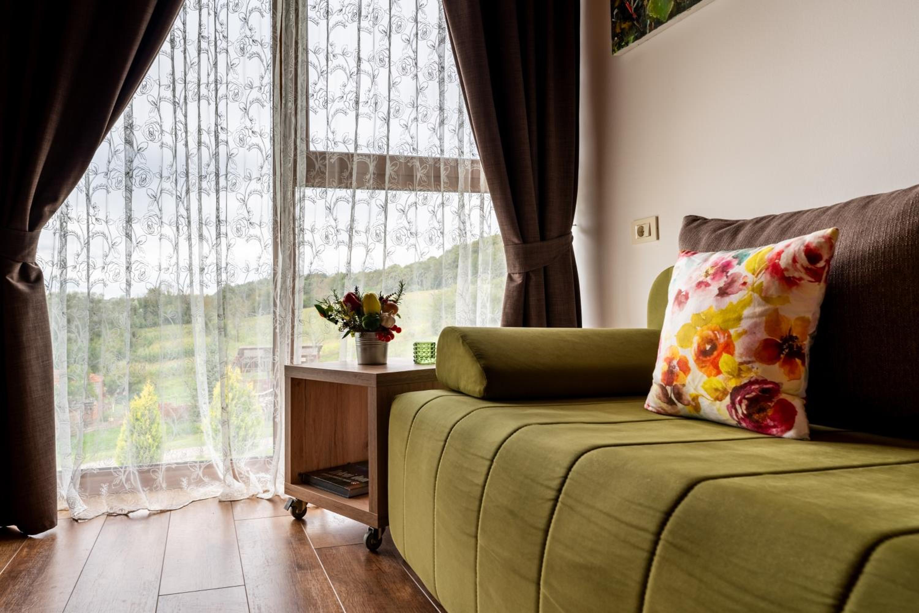 Deluxe Double or Twin Room - Photo 8