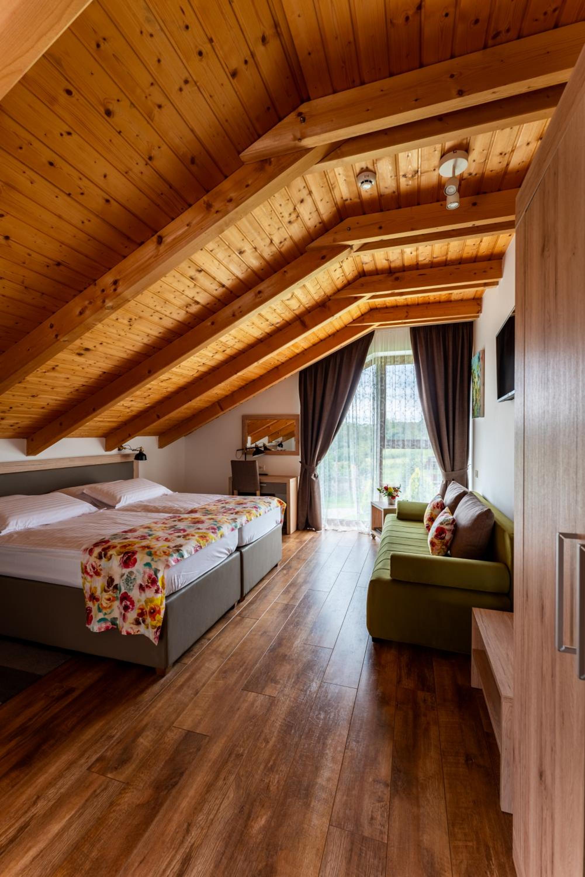 Deluxe Double or Twin Room - Photo 7