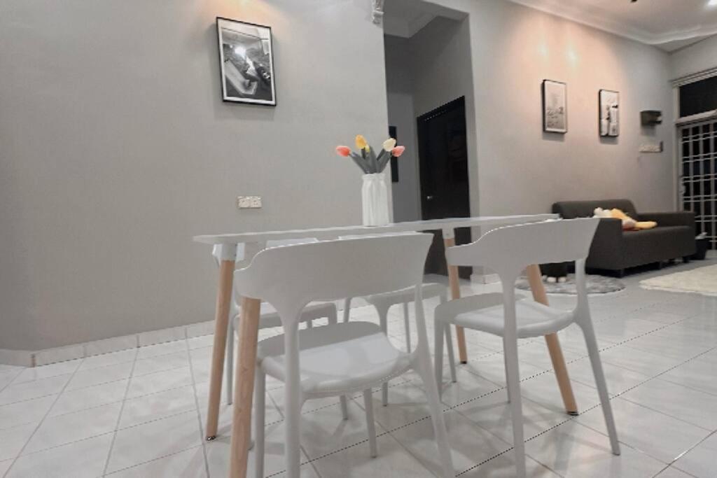 Three-Bedroom Villa photo 2