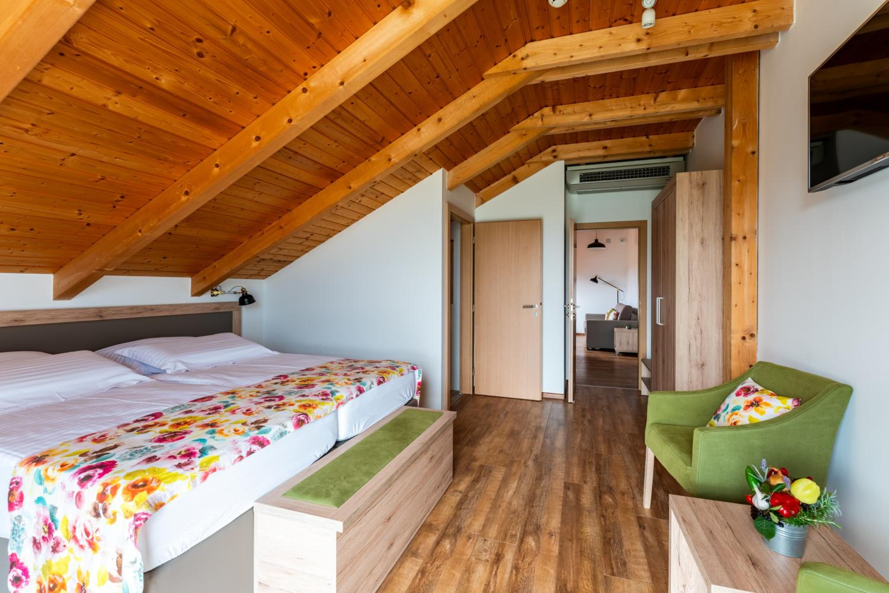 Family Suite - Photo 6