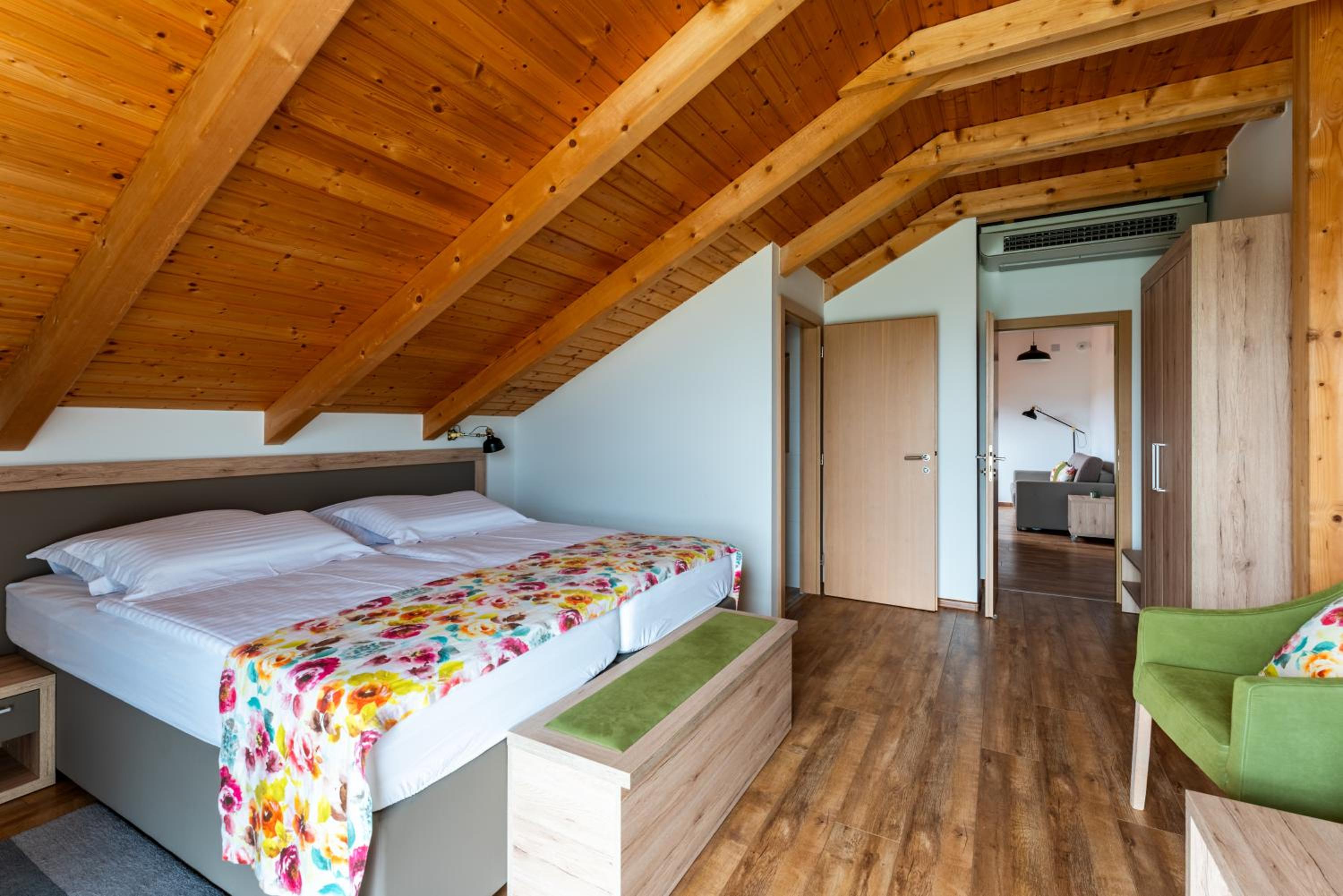 Family Suite - Photo 9