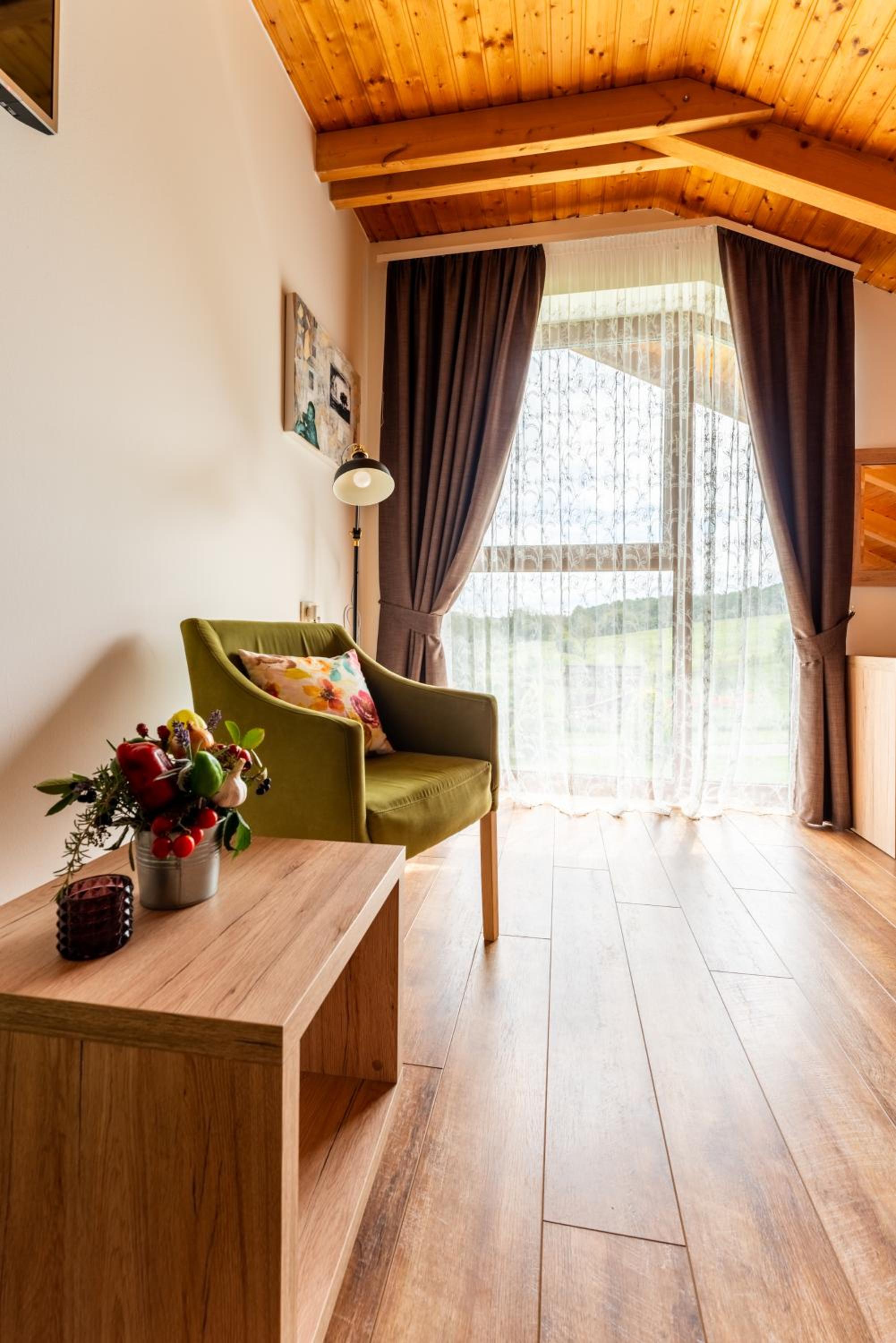 Family Suite - Photo 10