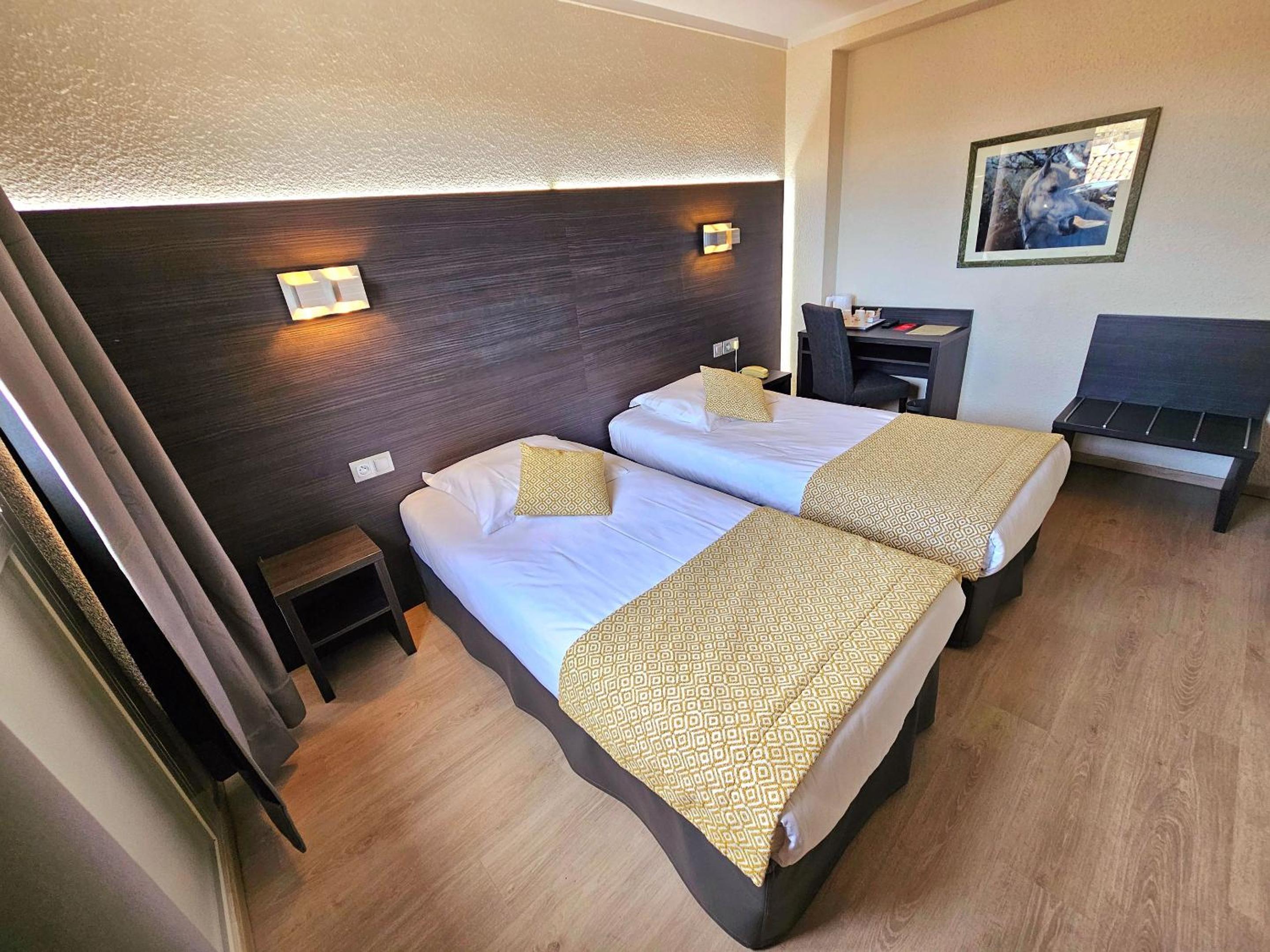 Twin Room - Photo 4