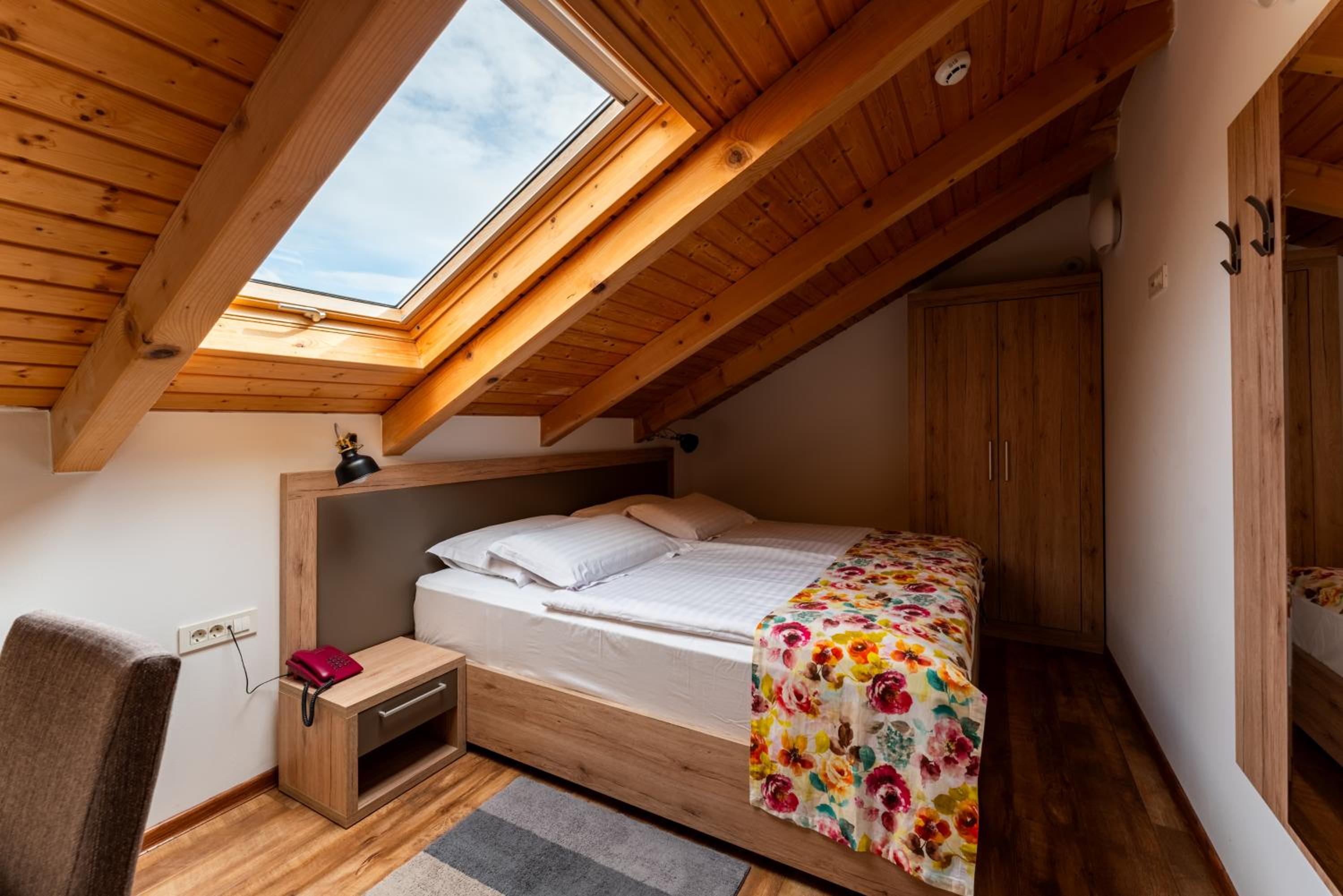 Deluxe Suite - Photo 4