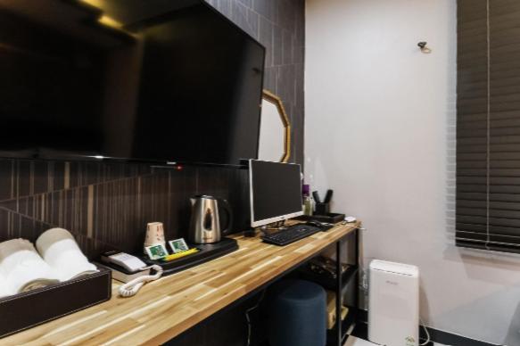 Twin Room - Photo 7