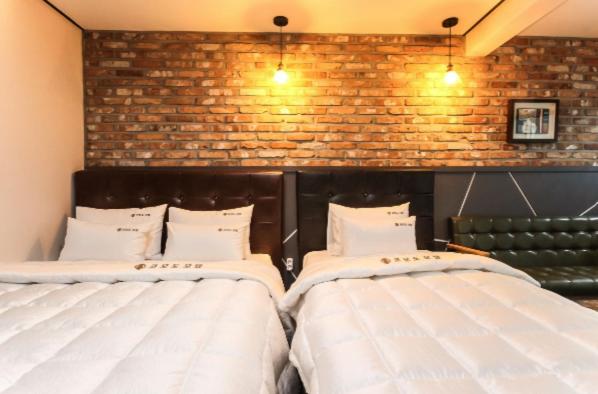 Twin Room - Photo 1