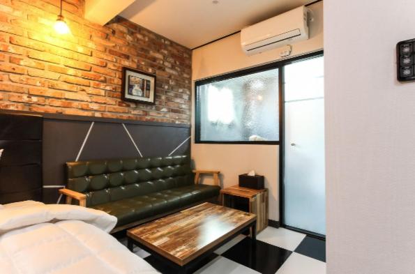Twin Room - Photo 3