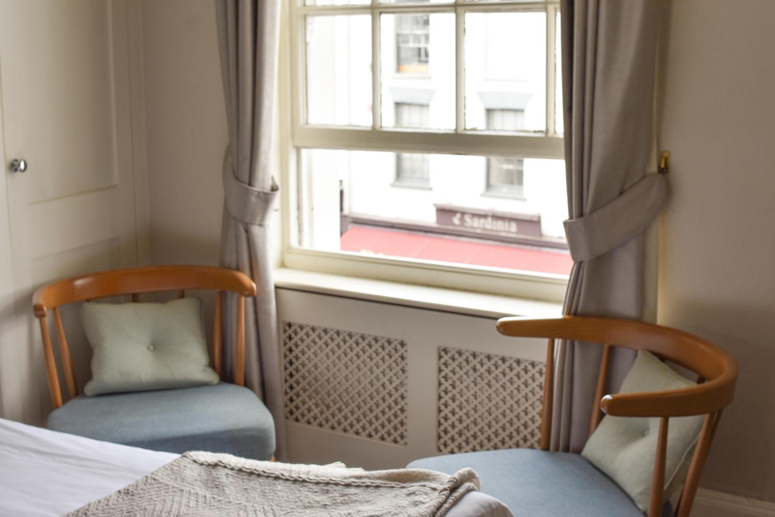 Double Room - Photo 2