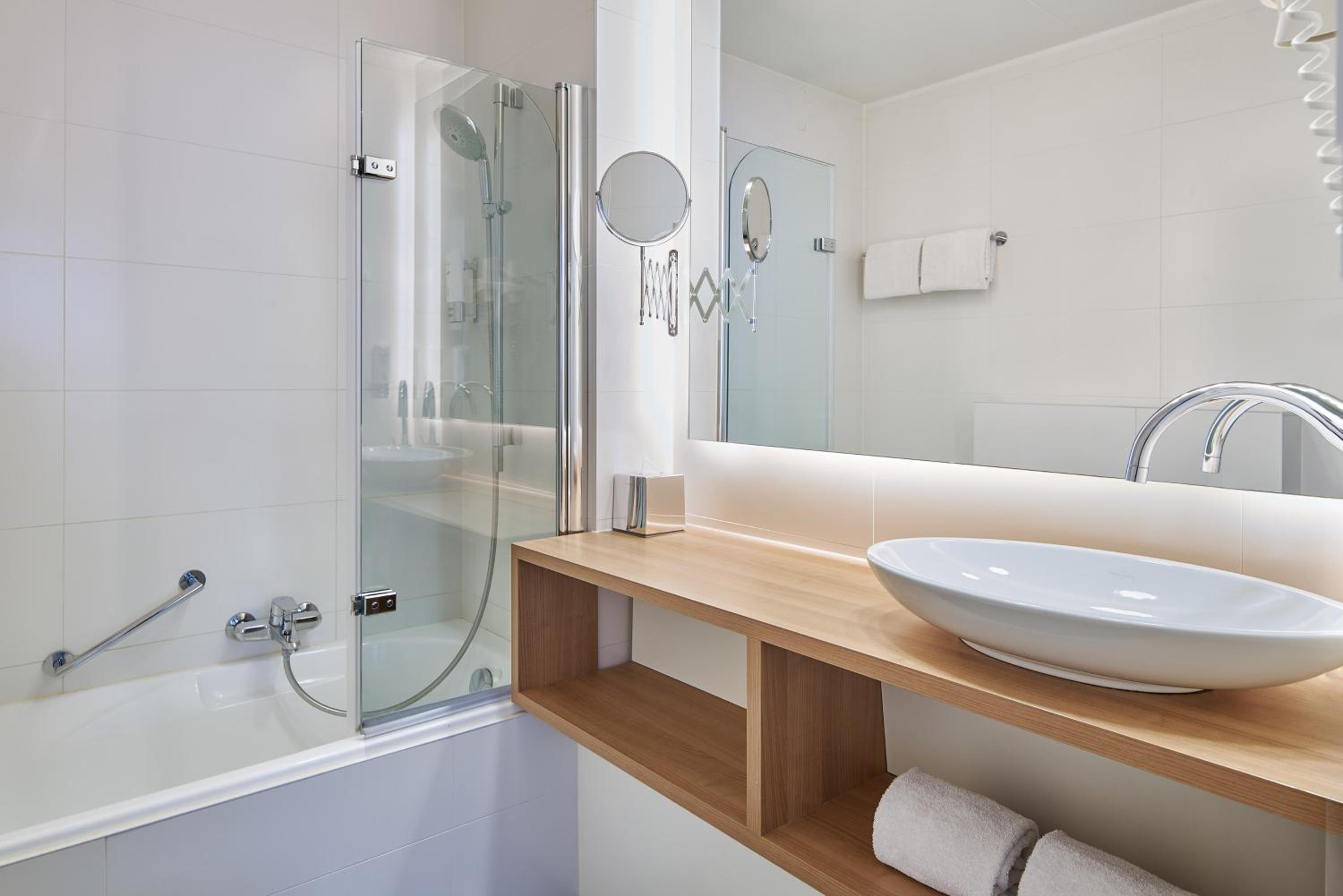 Suite - Photo 2