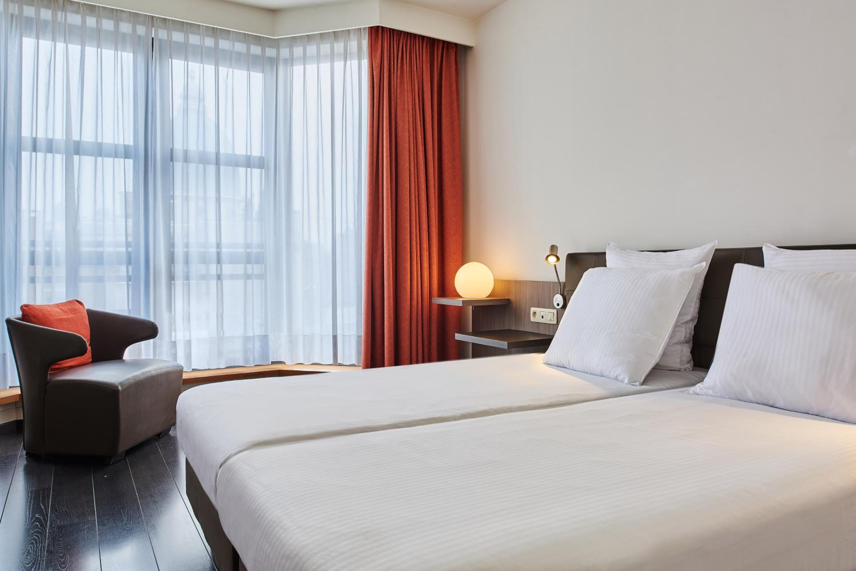 Standard Twin Room - Photo 2