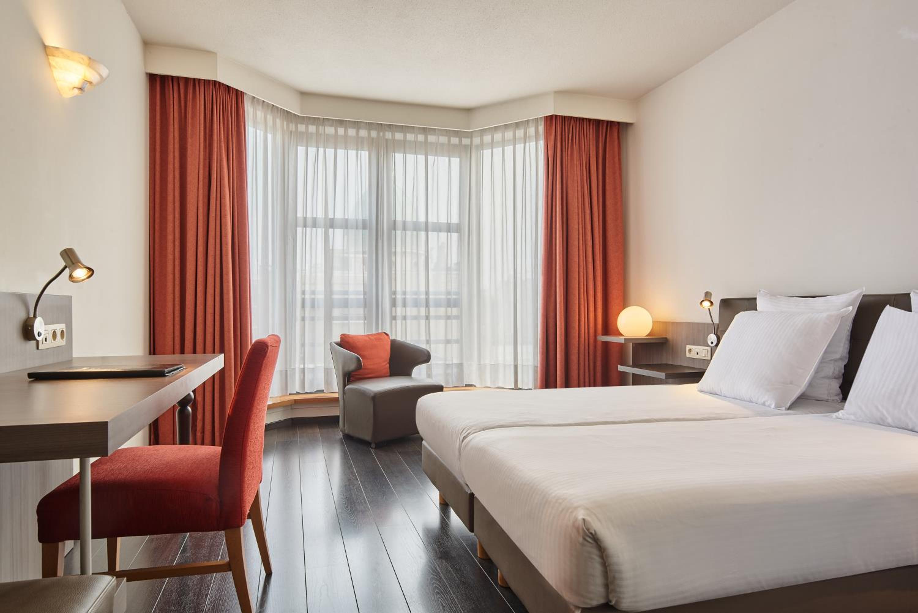 Standard Twin Room - Photo 1