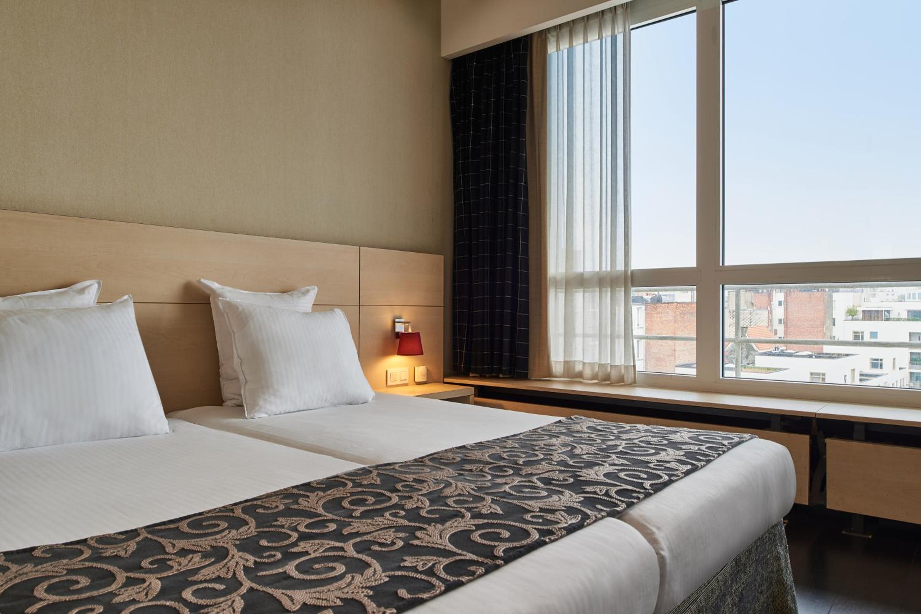 Standard Twin Room - Photo 6