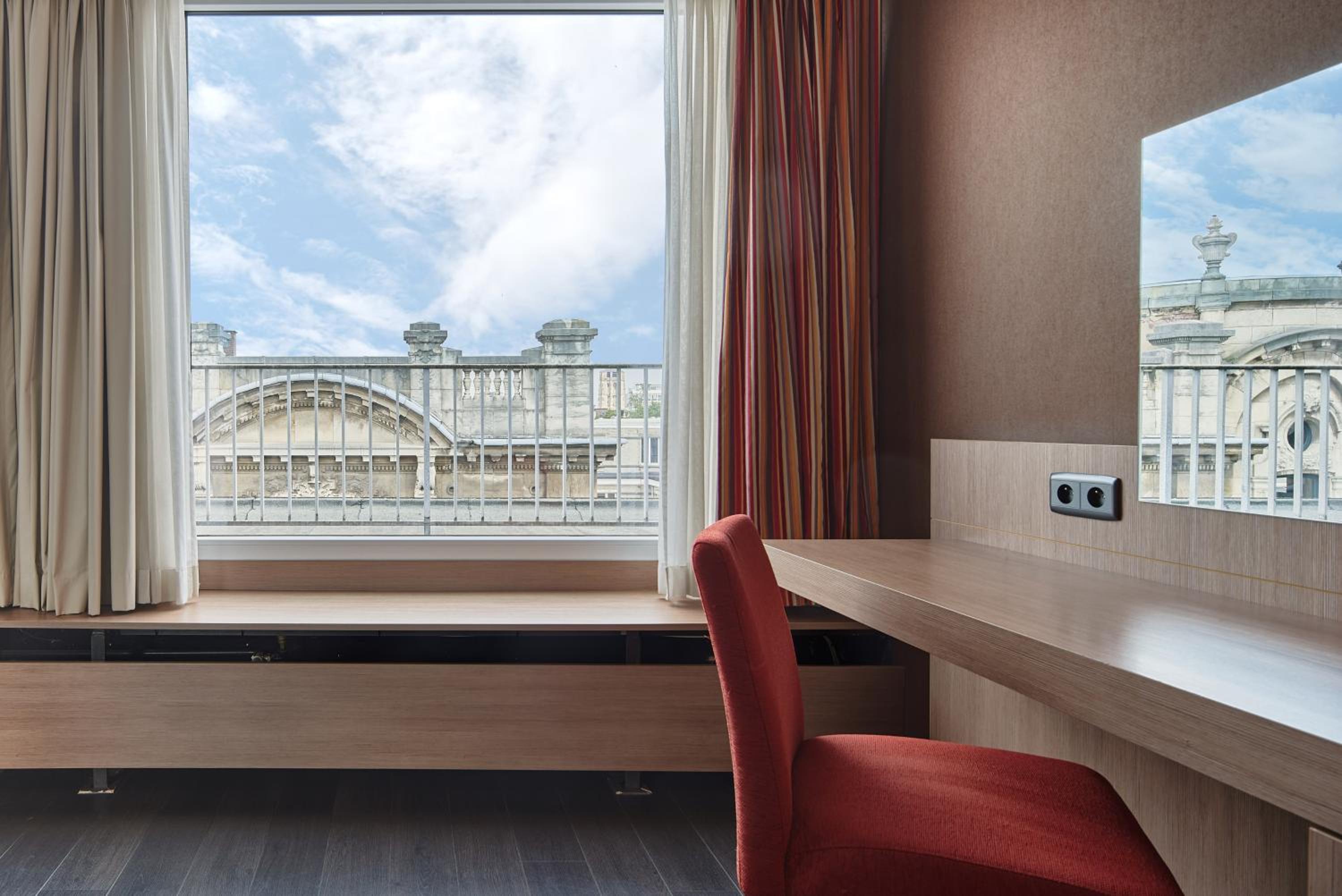 Deluxe Double Room with Balcony - Photo 2