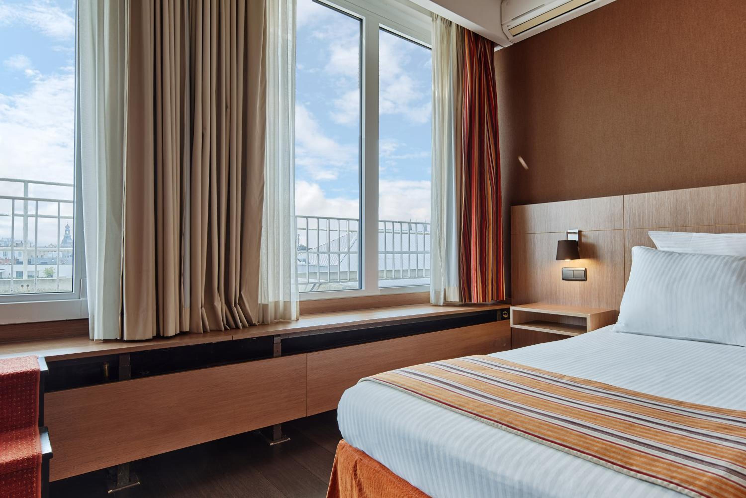 Standard Double Room - Photo 3
