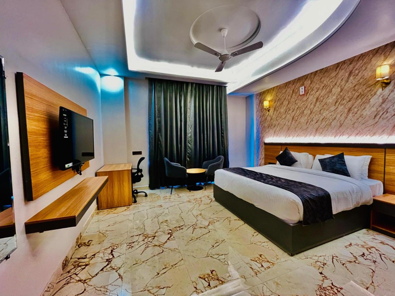 Deluxe Double Room photo 3