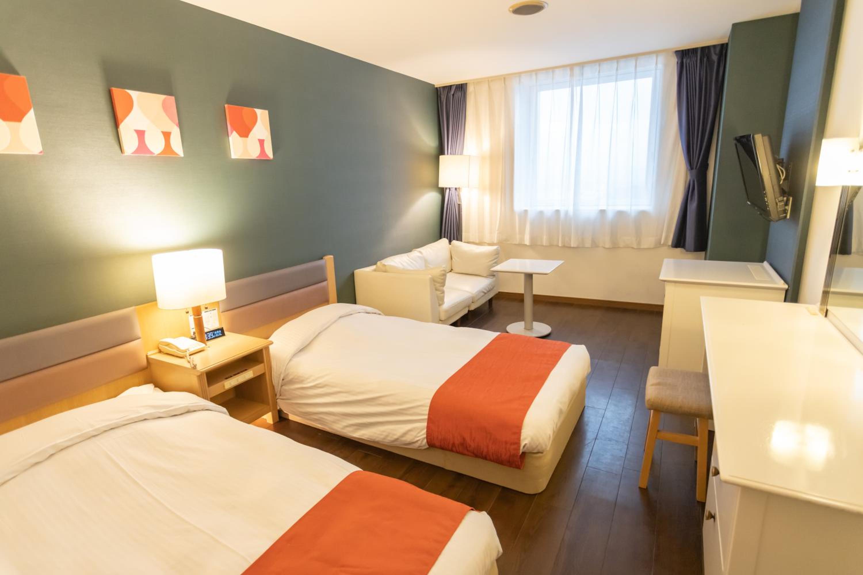 Twin Room - Non-Smoking