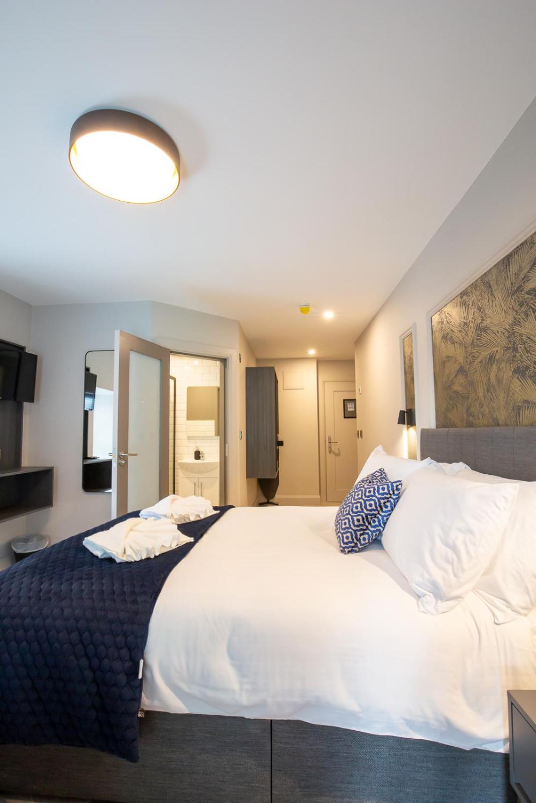 Standard Triple Room - Photo 9
