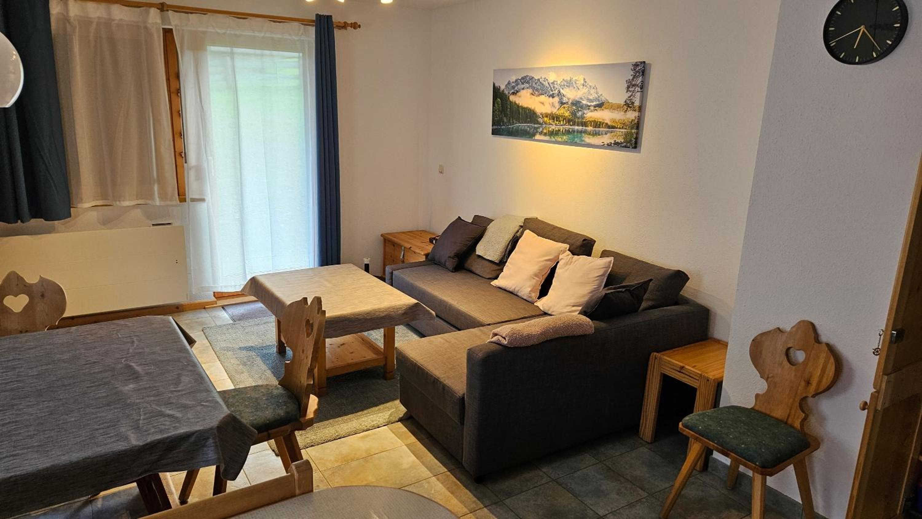 Apartment with Mountain View photo 1