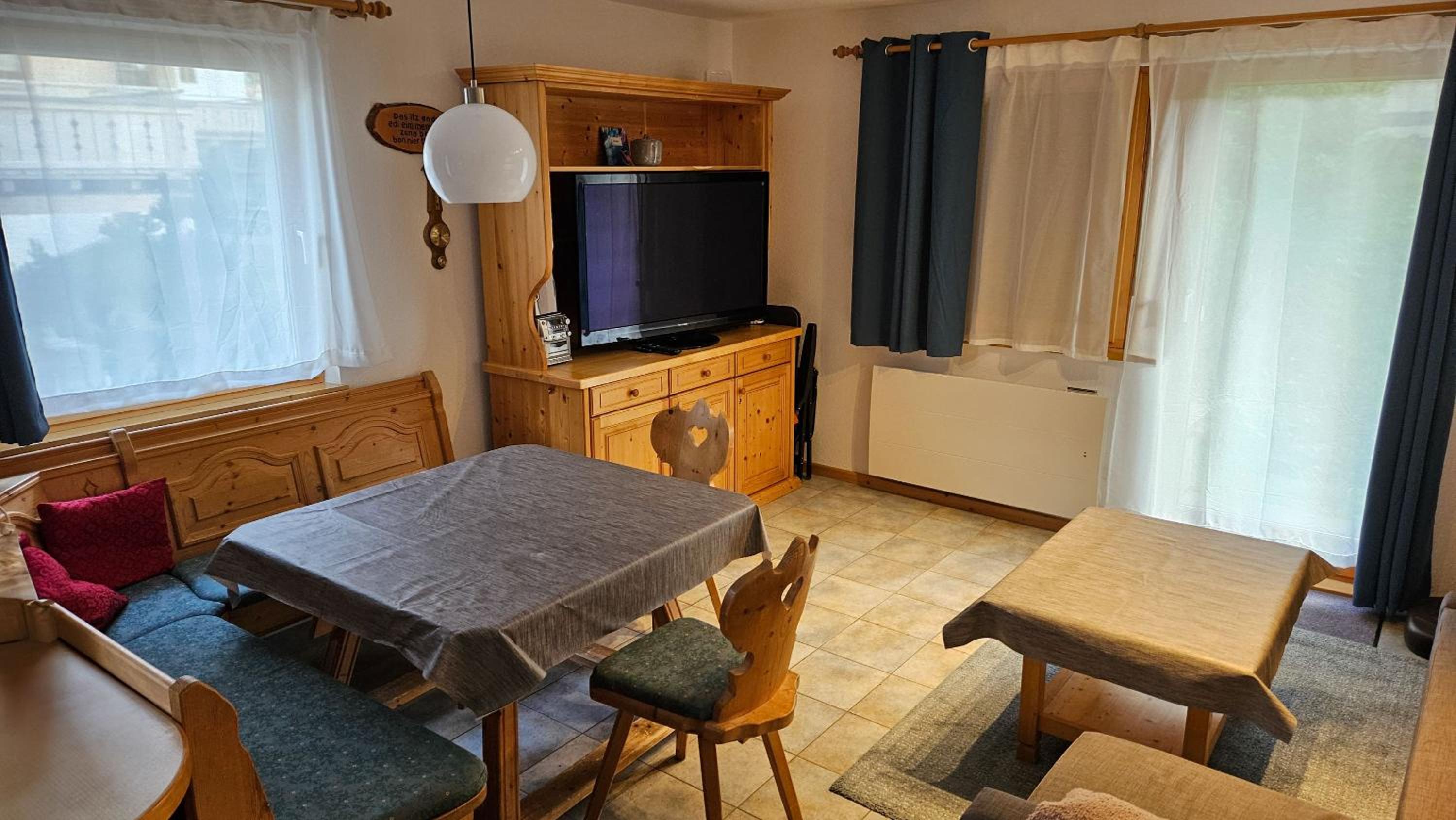 Apartment with Mountain View photo 2