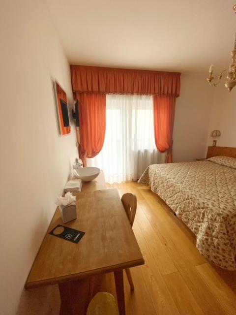 Two Connecting Double or Twin Rooms - Photo 3