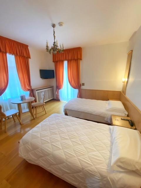 Two Connecting Double or Twin Rooms - Photo 2