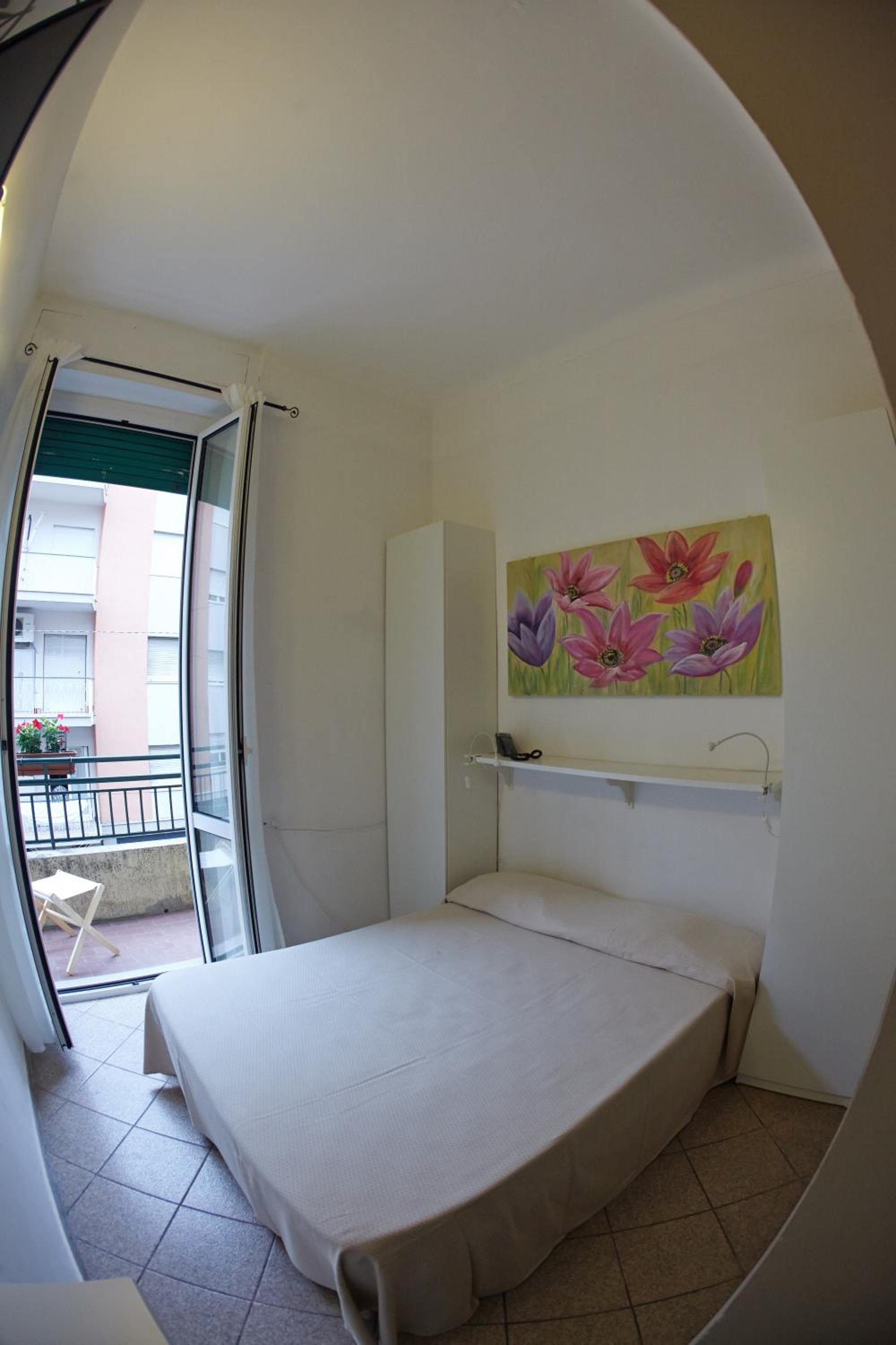 Economy Double Room photo 2