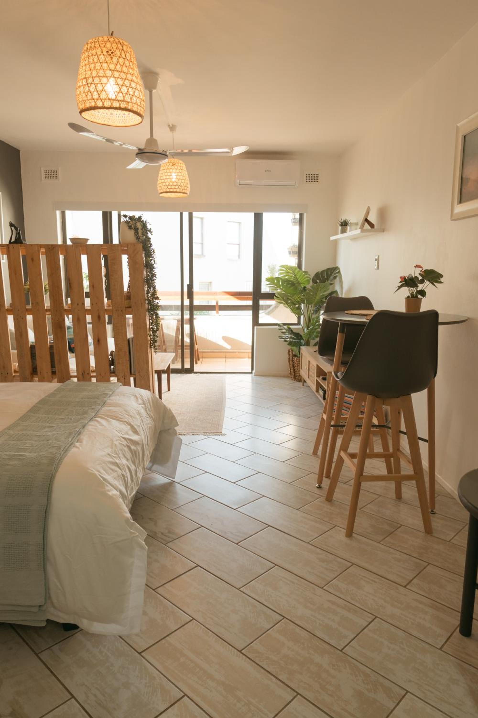 One-Bedroom Apartment photo 2