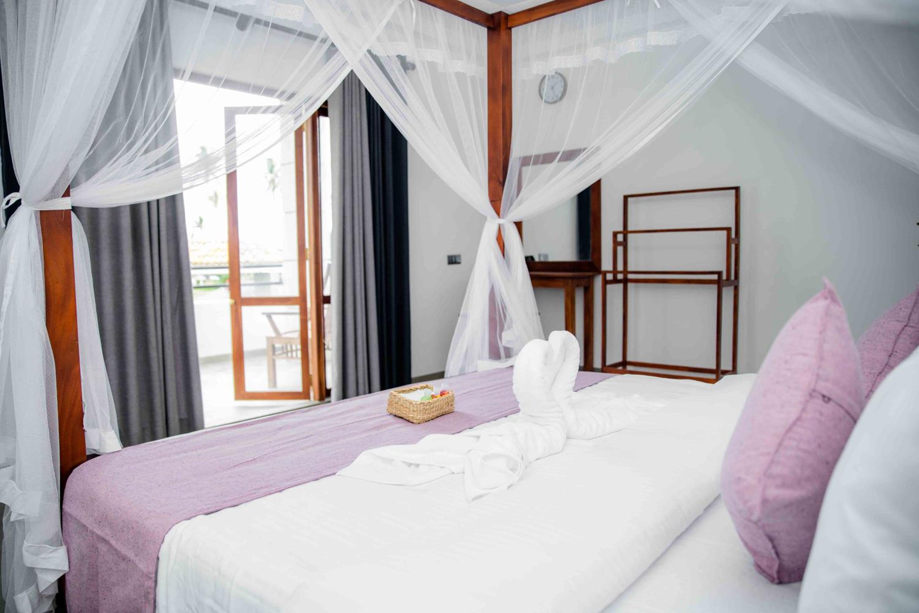 Deluxe Double Room with Balcony and Sea View photo 2