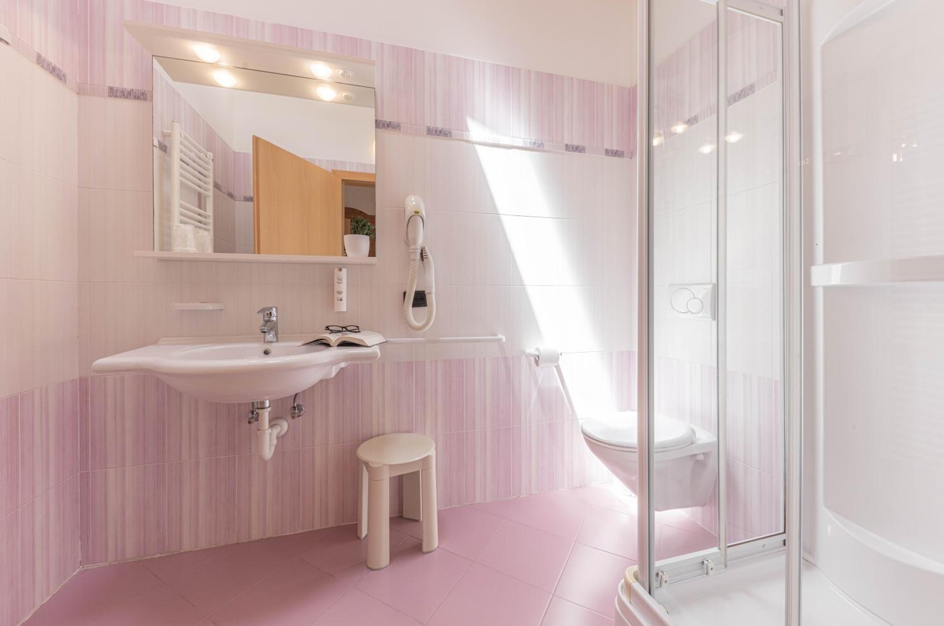 Standard Triple Room photo 2