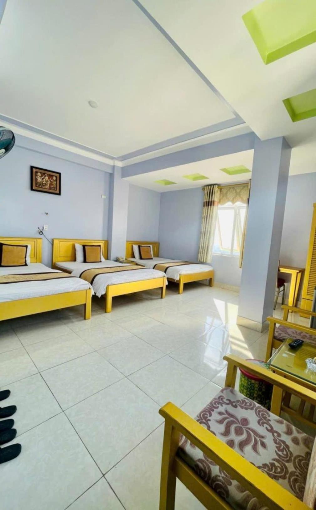 Family Room with Balcony photo 2