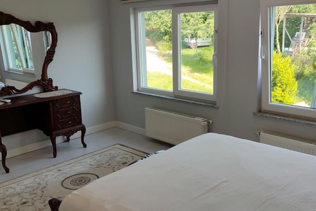 Three-Bedroom Villa photo 1