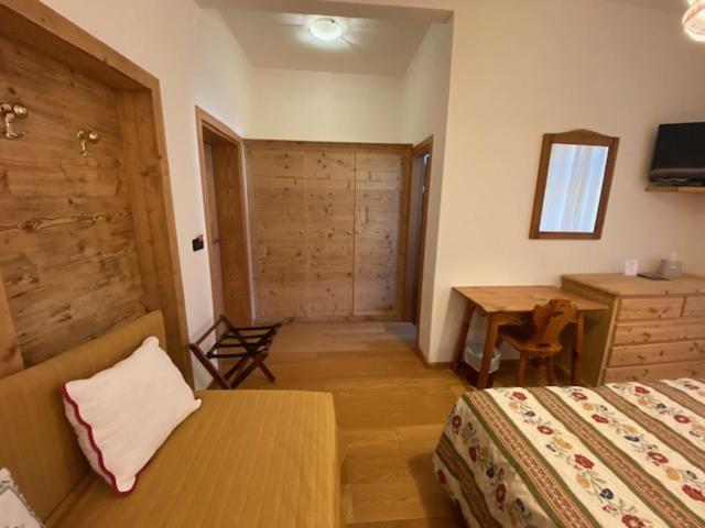 Triple Room - Photo 6