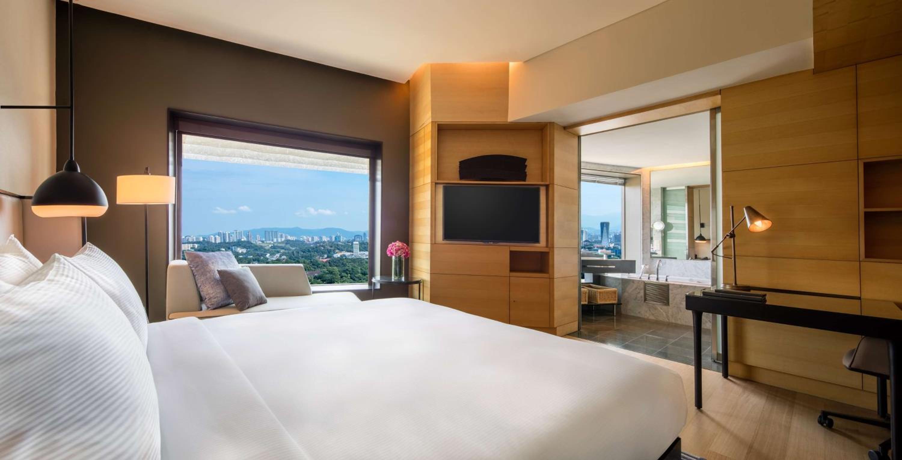 King Deluxe Plus Room - Photo 3