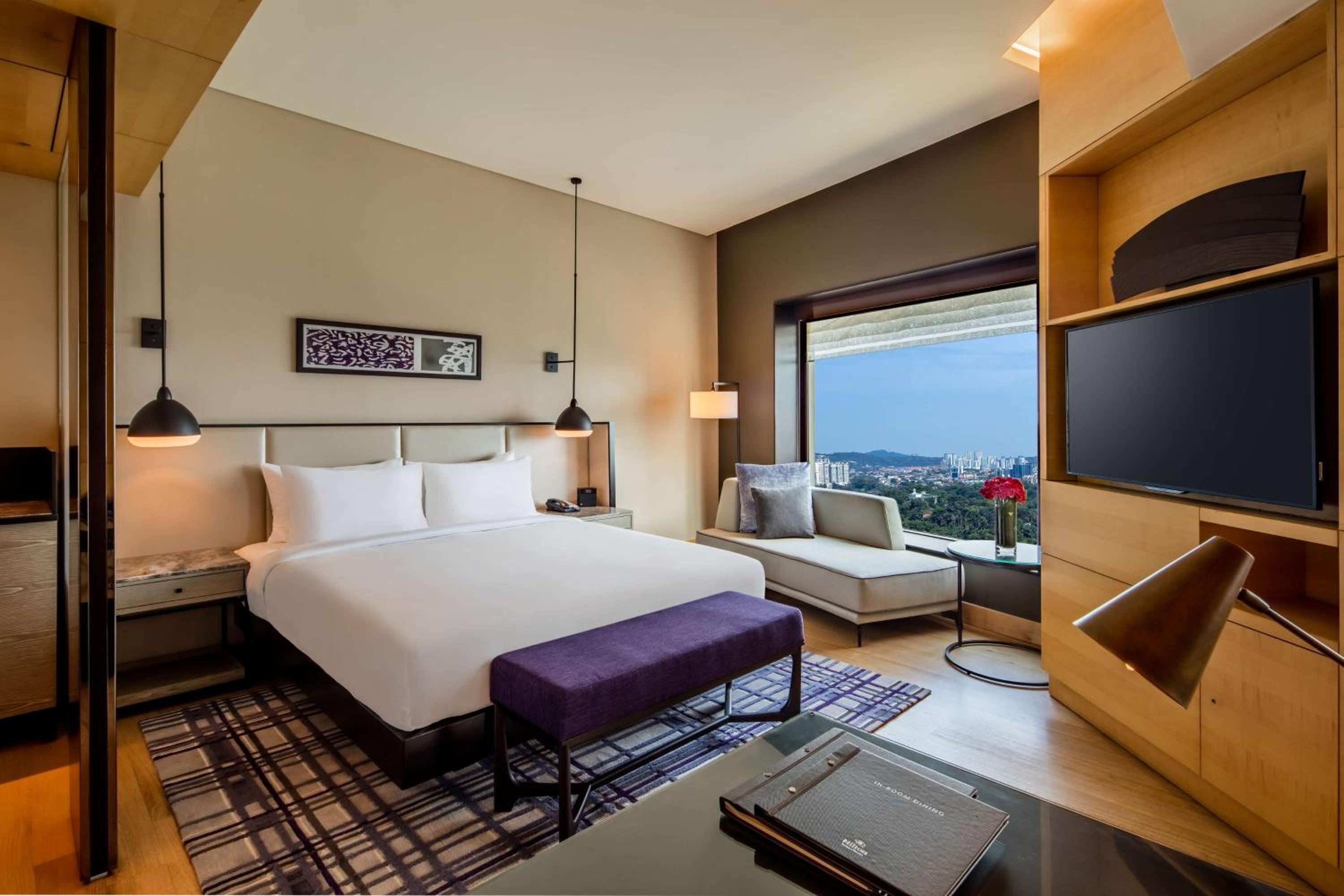 King Deluxe Plus Room - Photo 2
