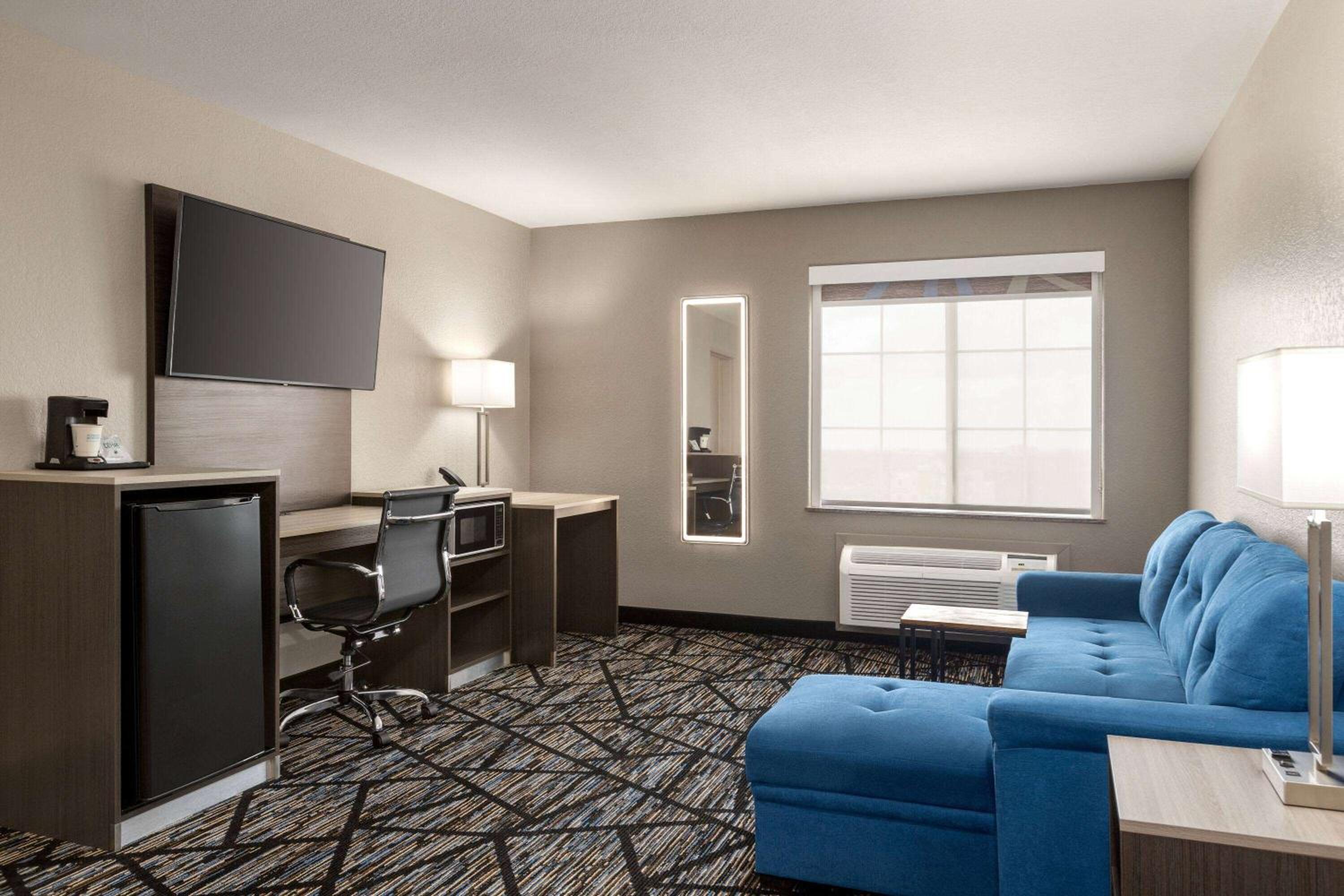 King Suite - Photo 3