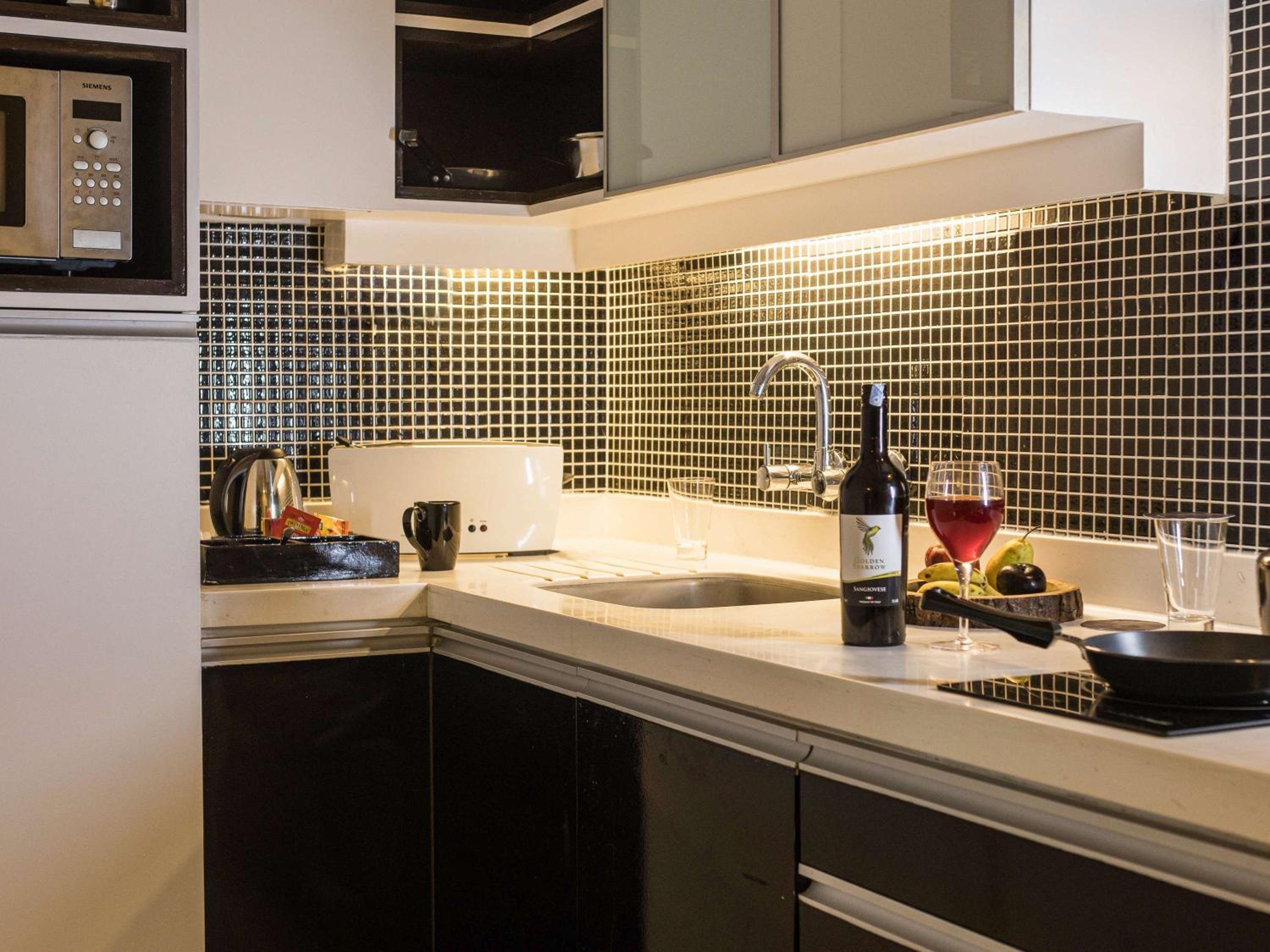 One Bedroom Suite without Balcony with 20% discount on food and soft beverages and spa and Happy Hour 1+1 at By the Blue - Photo 6