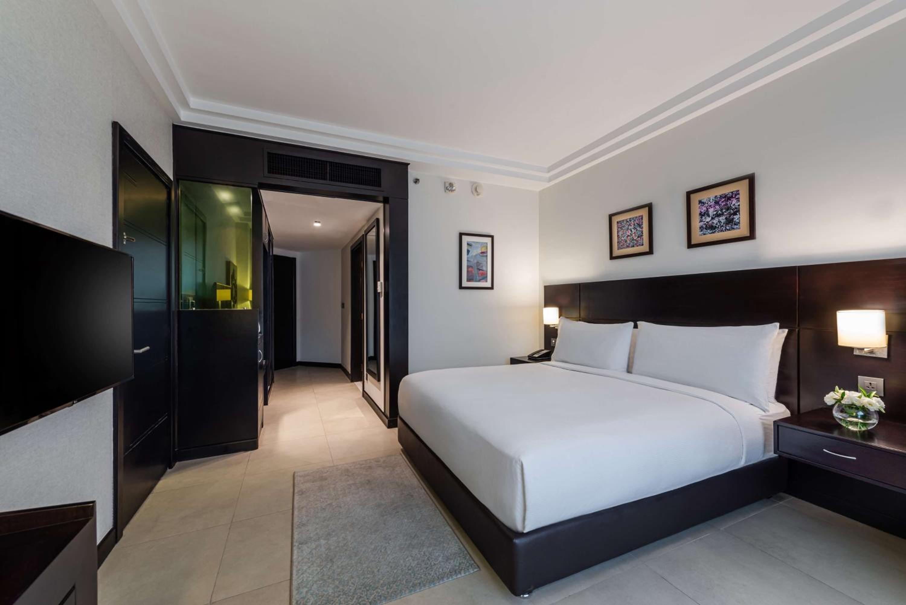 King Room with City View - Disability Access photo 2