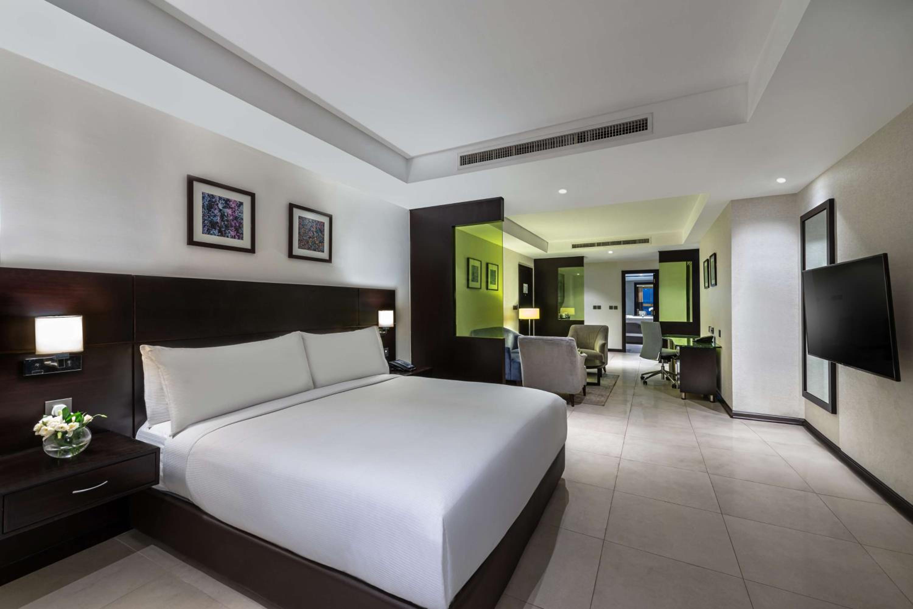 Junior King Suite with Sea View photo 1