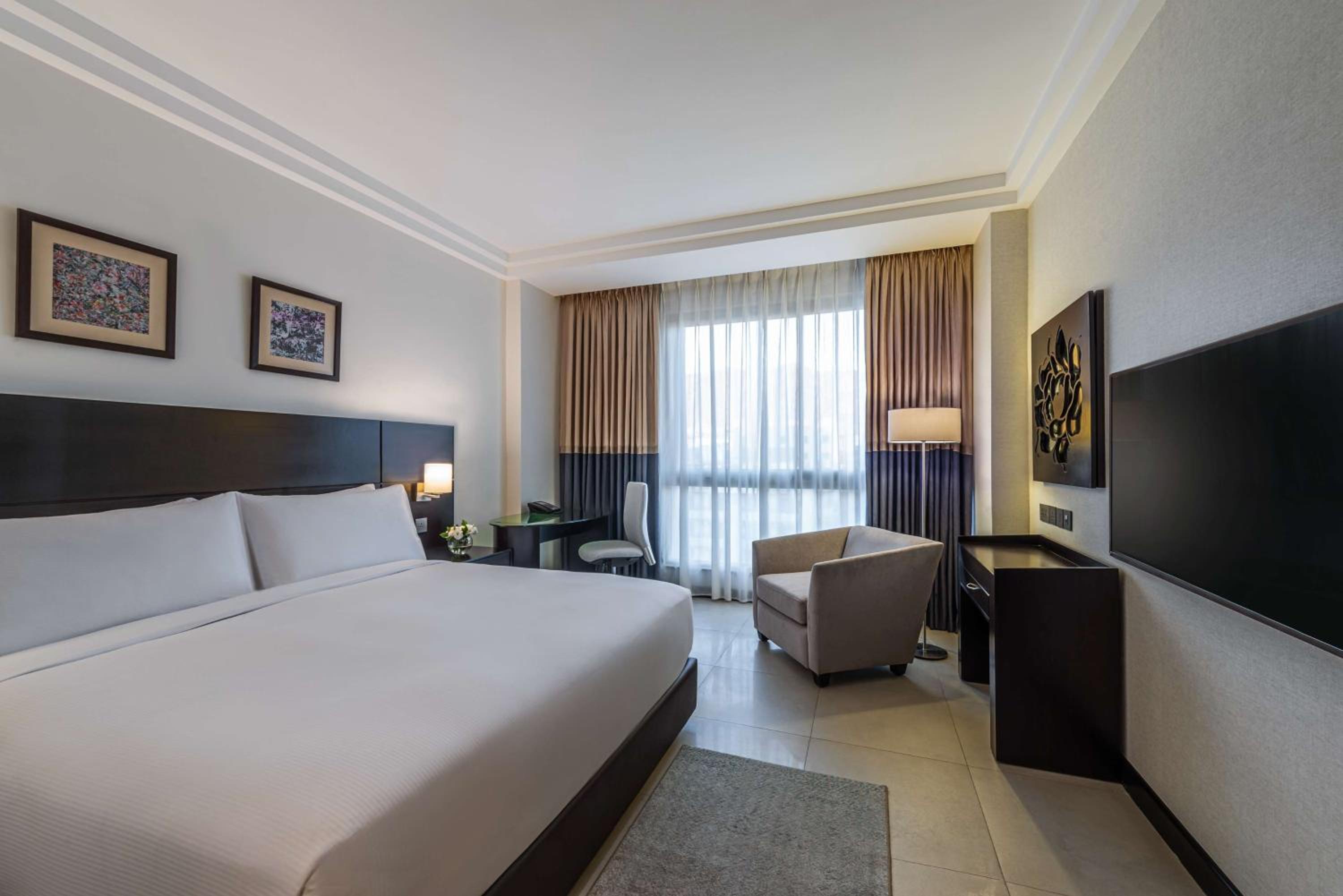 King Room with City View - Disability Access photo 1