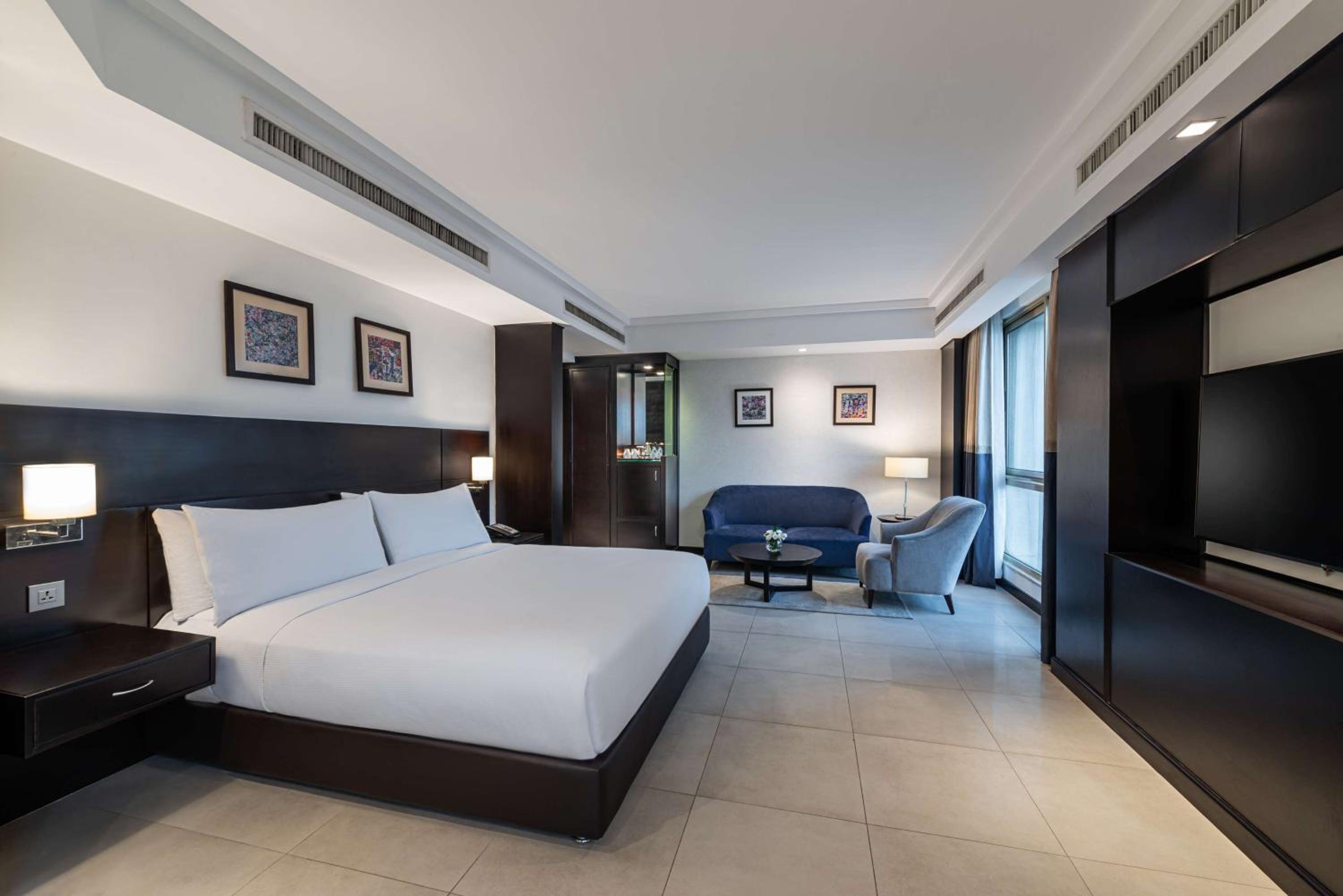 Deluxe King Room photo 1
