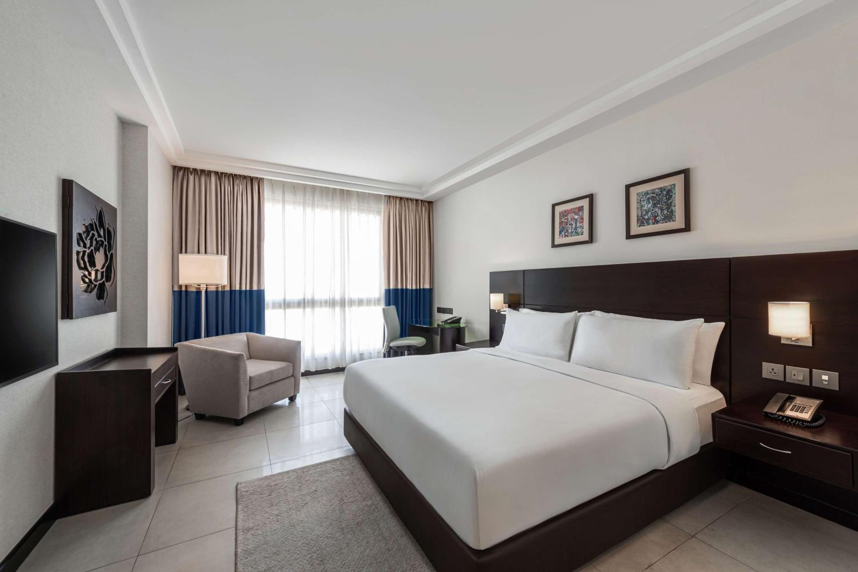 King Room with City View photo 2