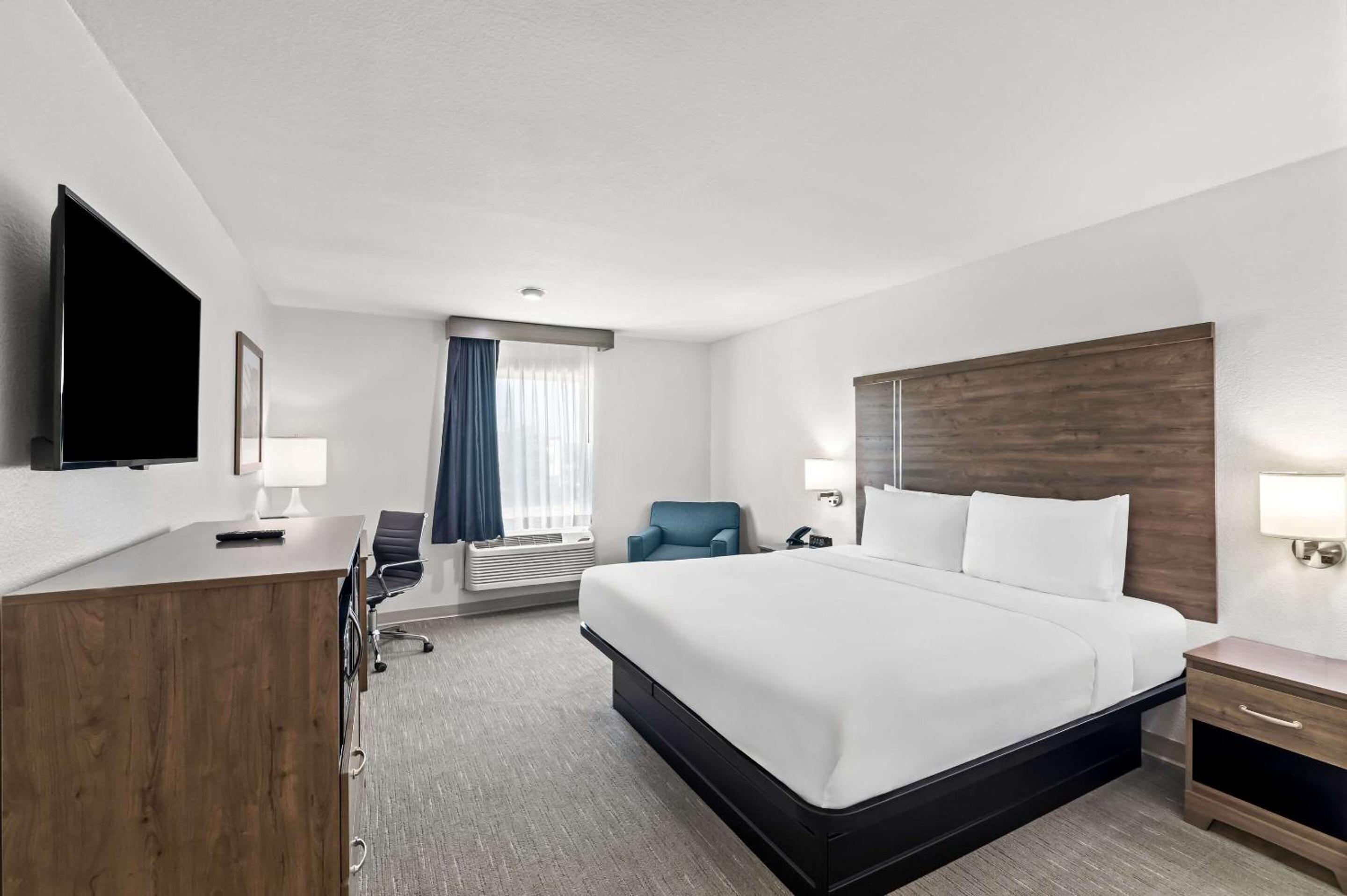 King Room - Non-Smoking - Photo 1