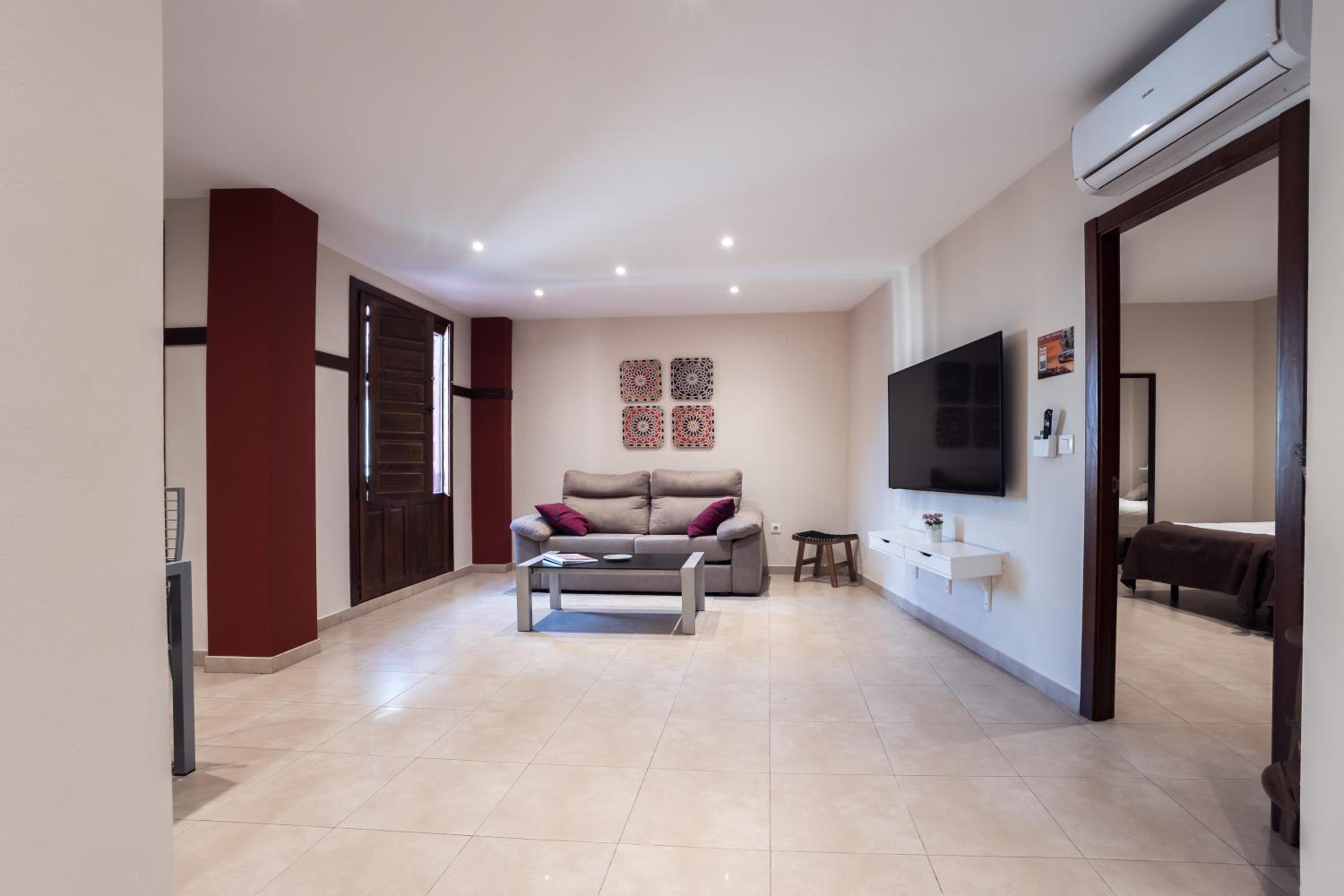 One-Bedroom Apartment - Photo 15
