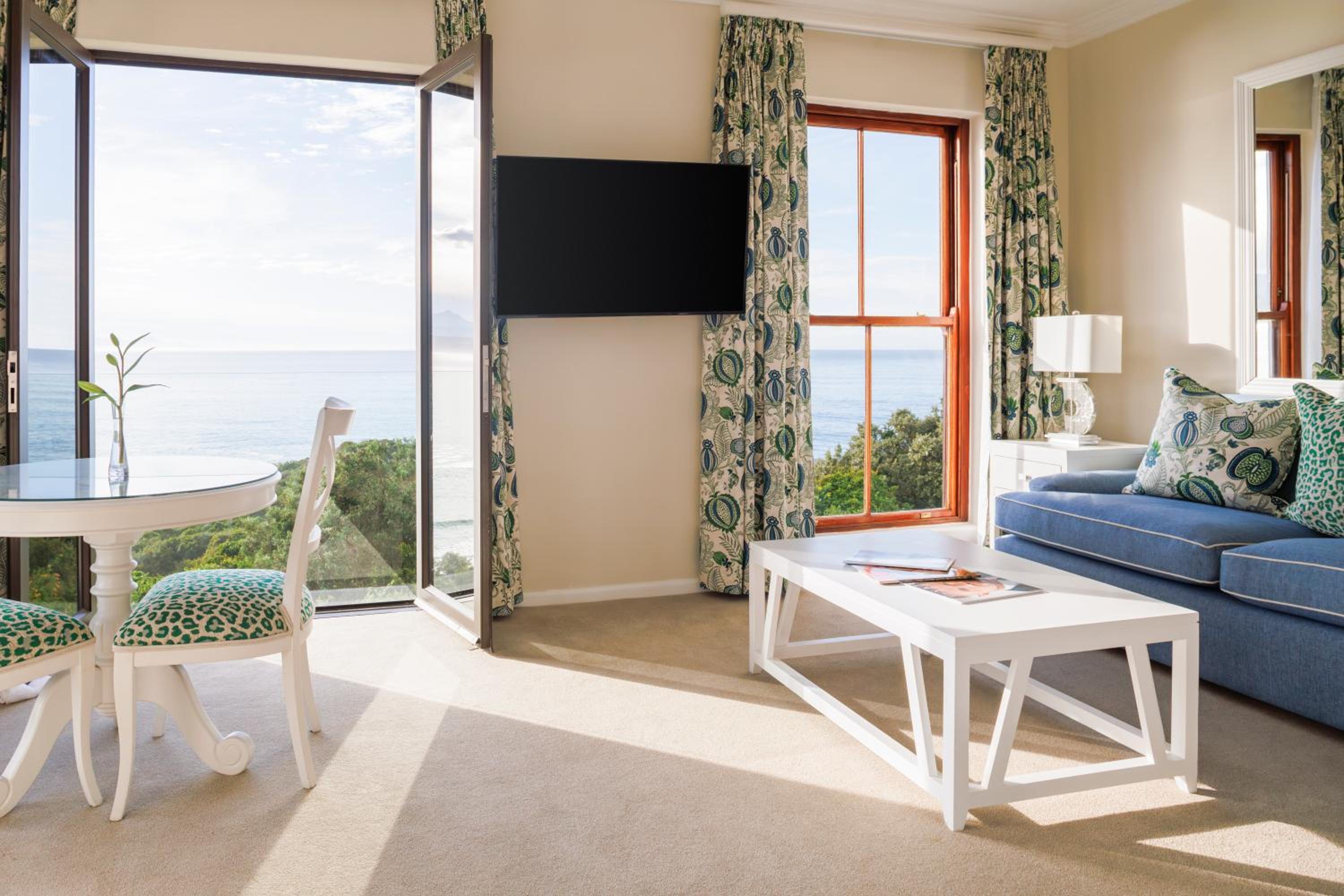Premier Suite - Photo 5