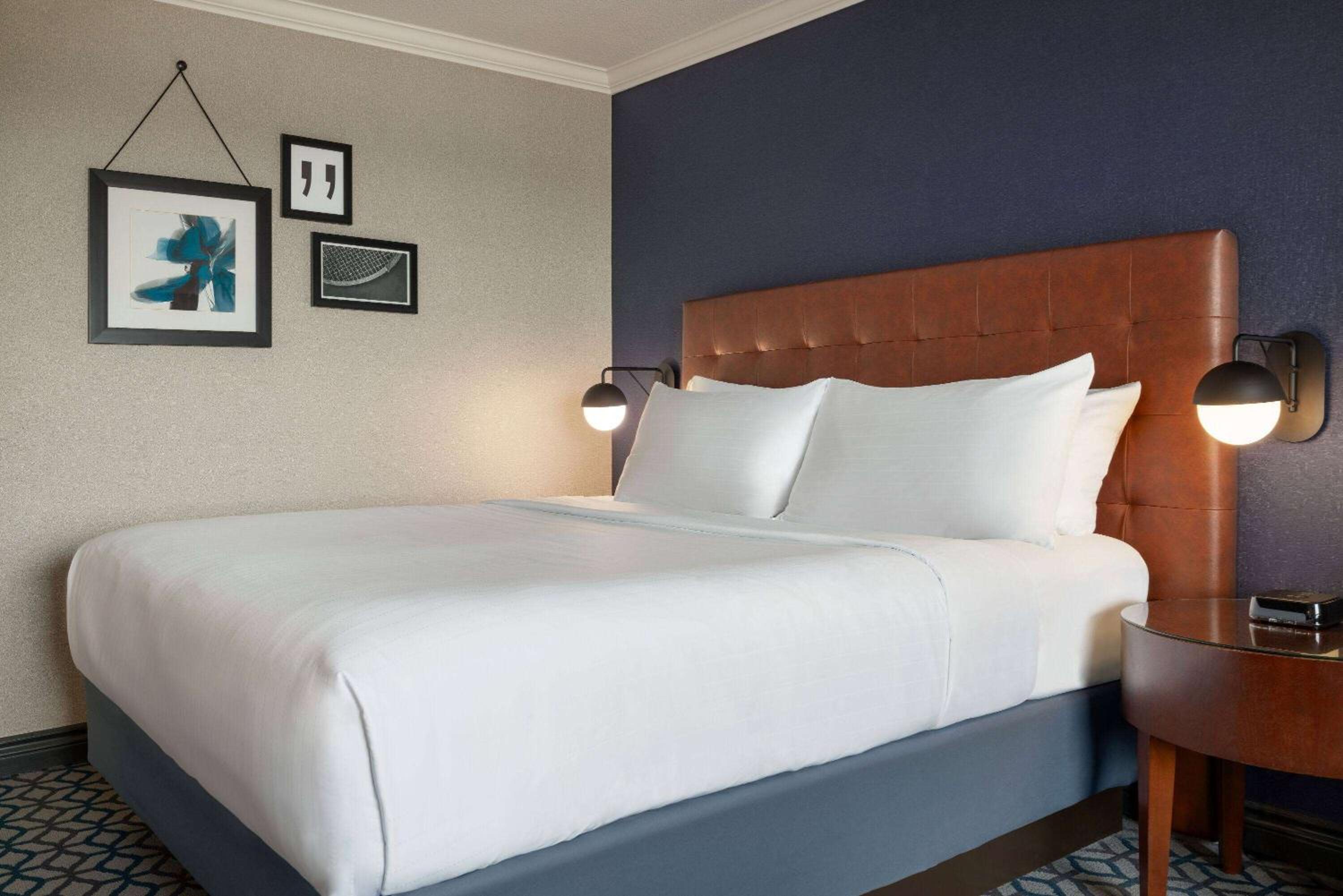 Bed & Sleeping Area