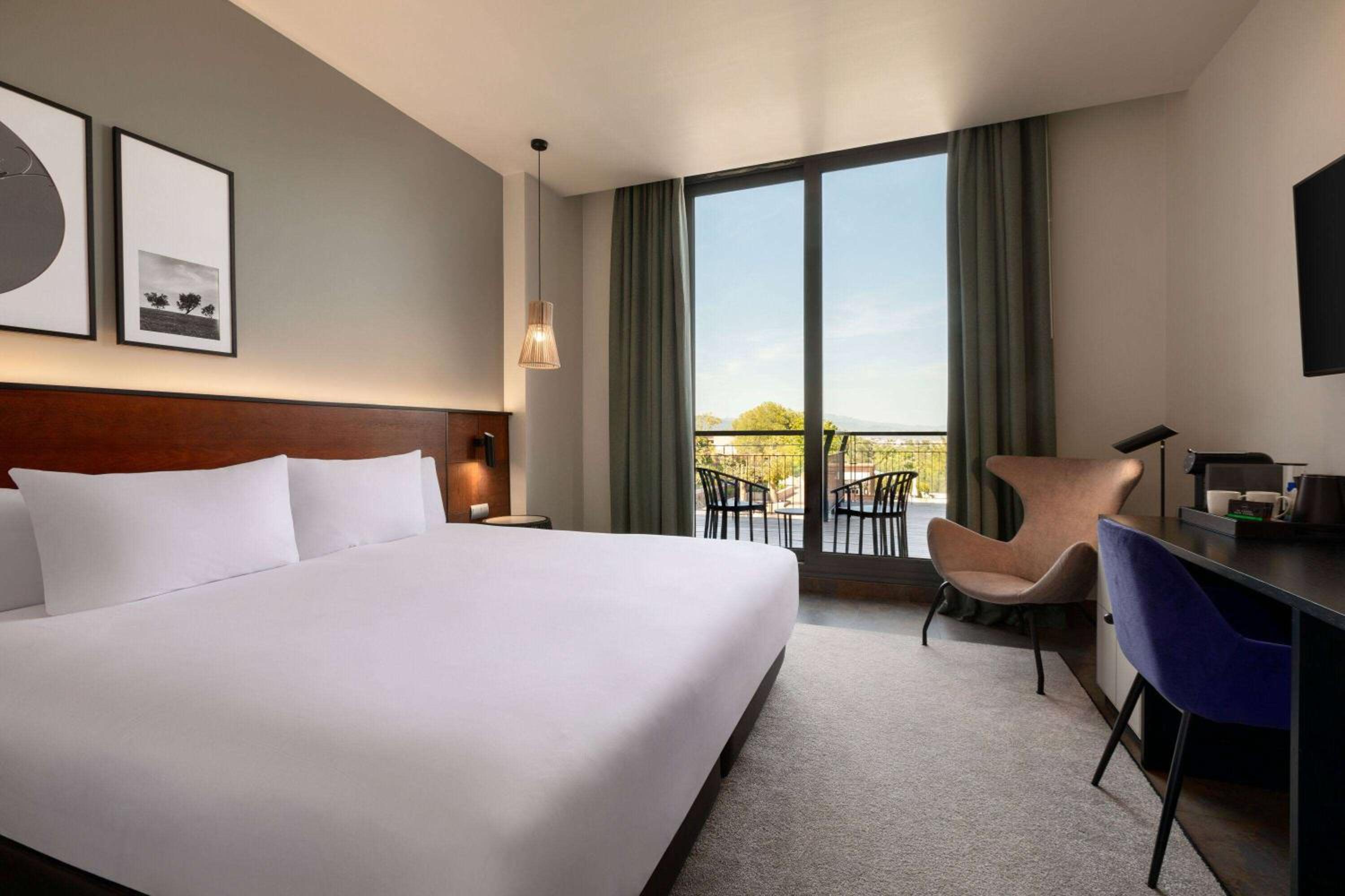 Superior King Room - Photo 4