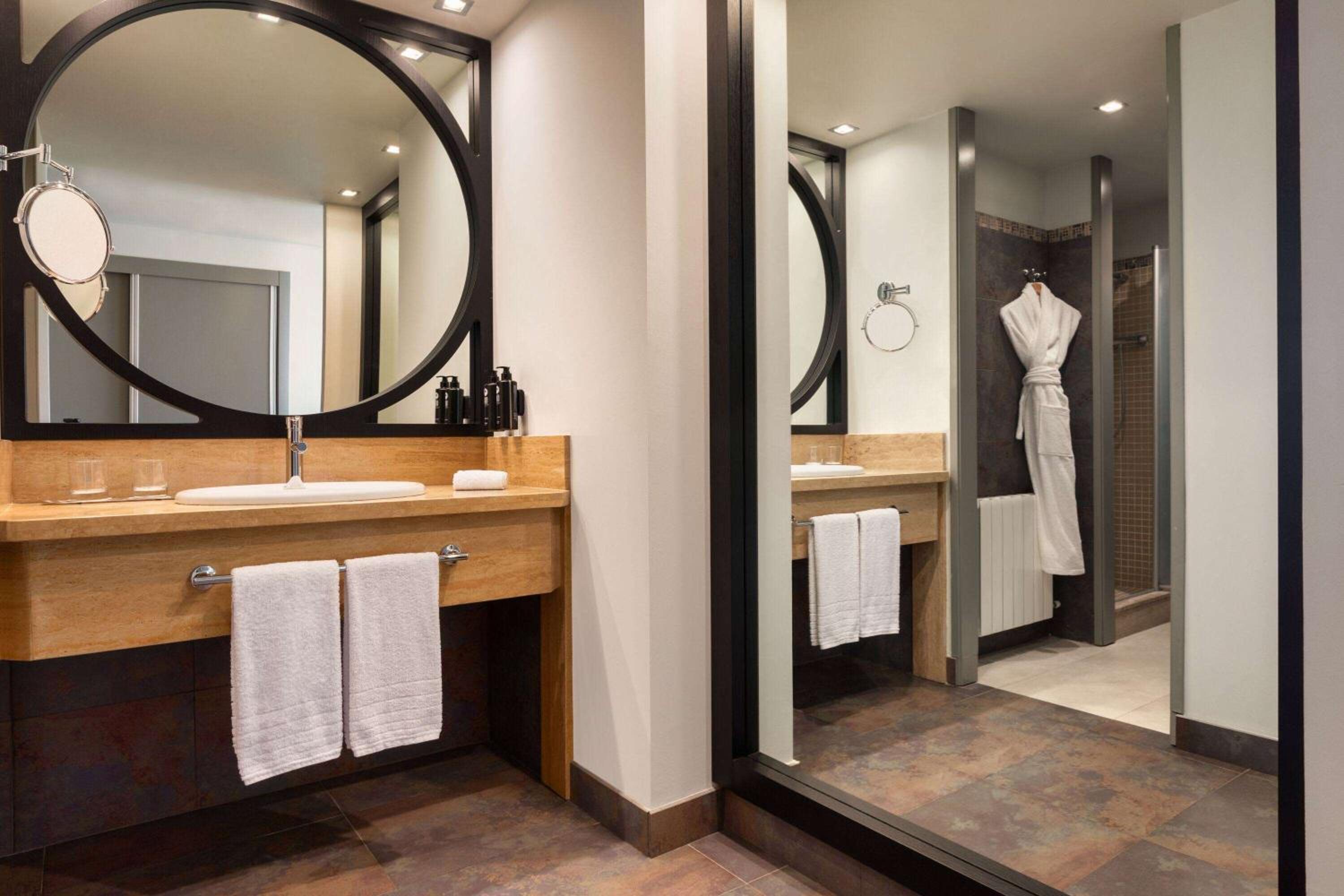Superior Twin Room - Photo 2